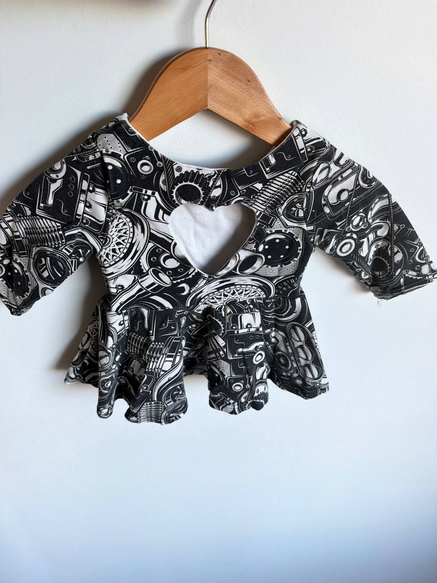 Organic Mechanical Flowy Top / 18m?