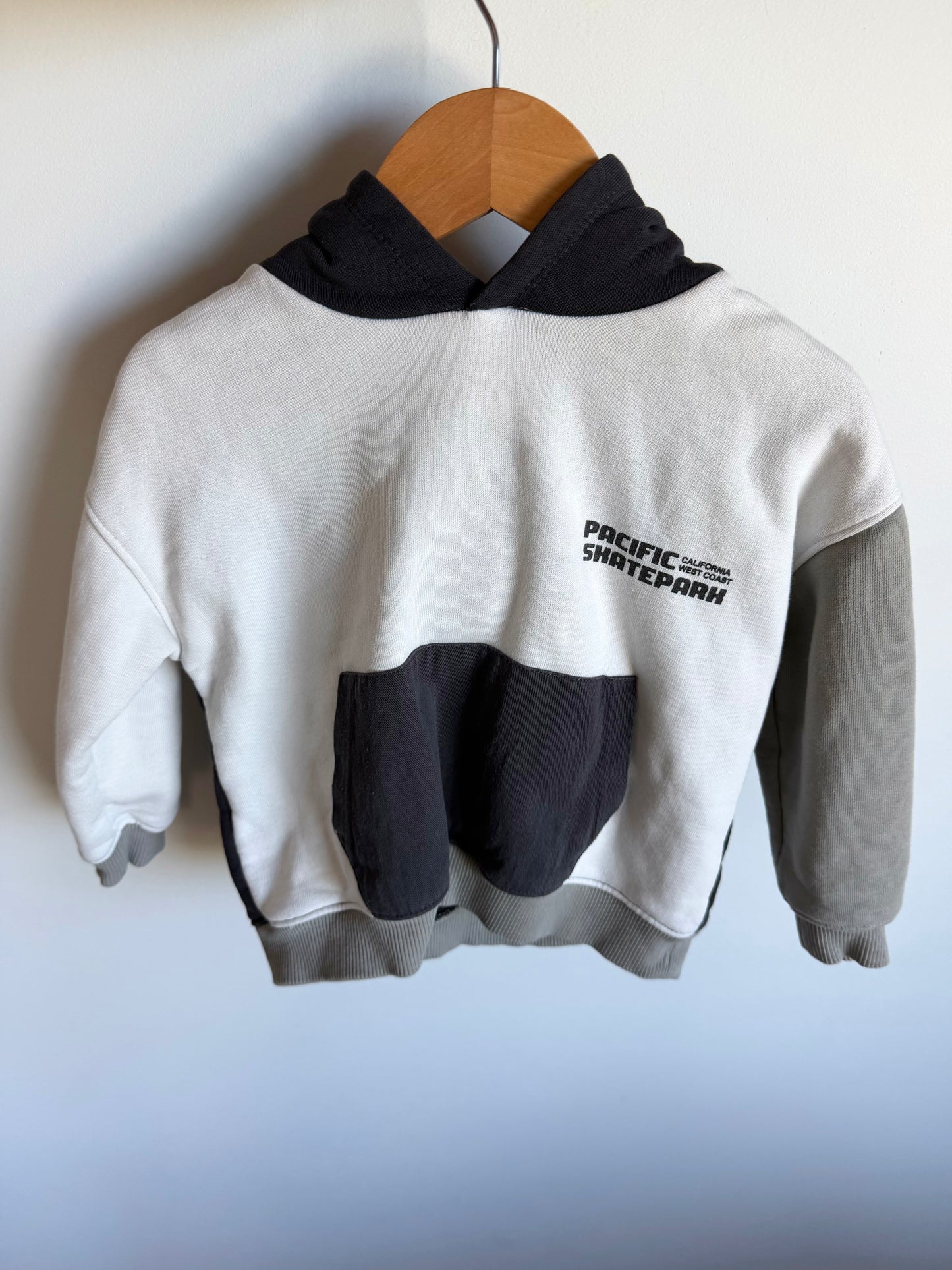 Zara Grey Colourblock Skate Hoodie (PLAY) / 18-24m