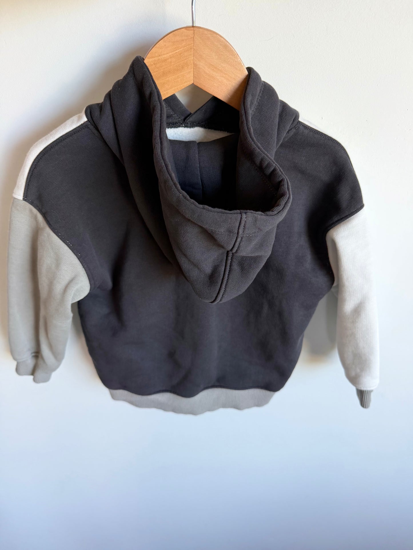 Zara Grey Colourblock Skate Hoodie (PLAY) / 18-24m