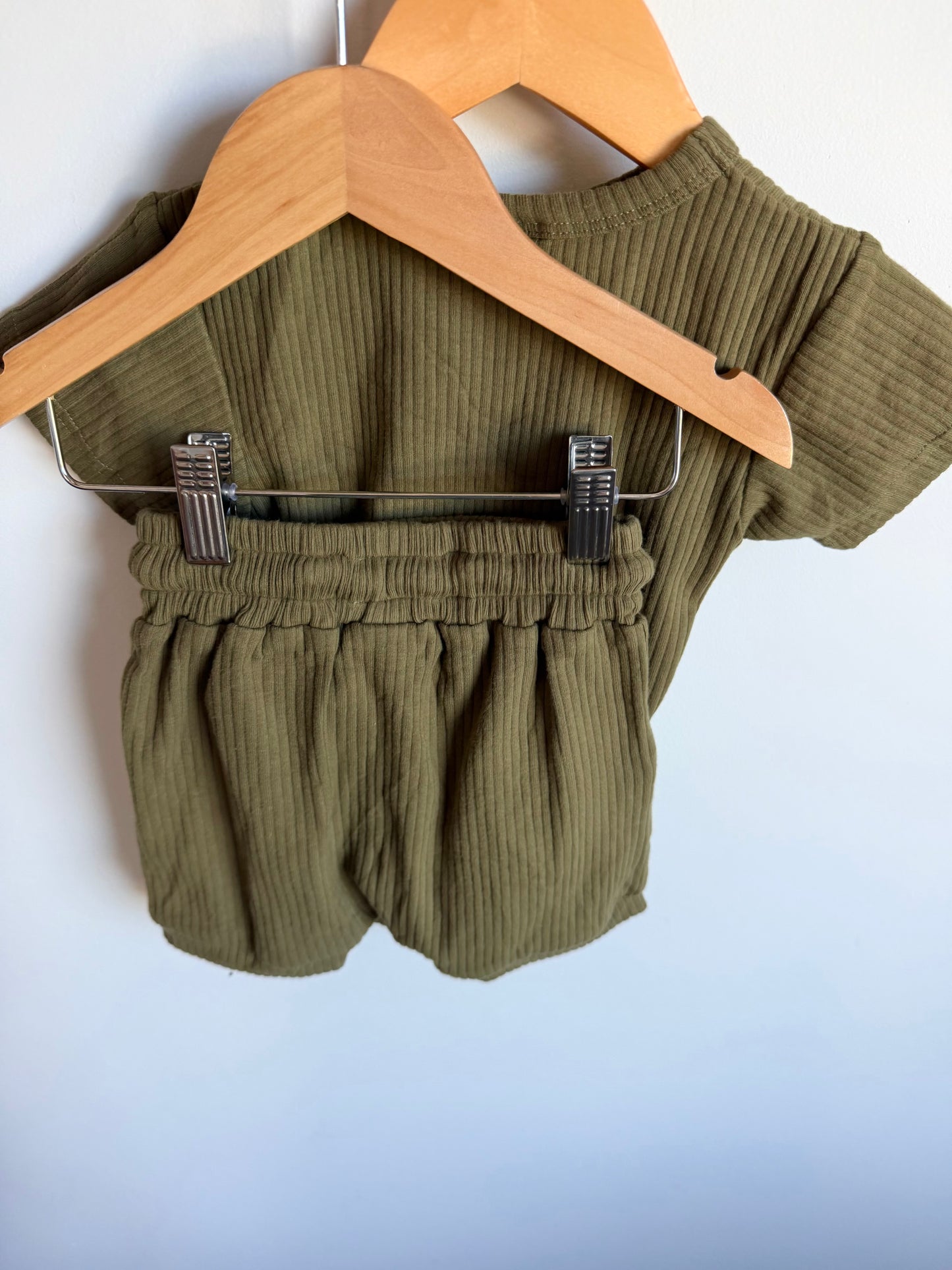 Fellow Human Olive Ribbed T-shirt + Shorts Set / 2T