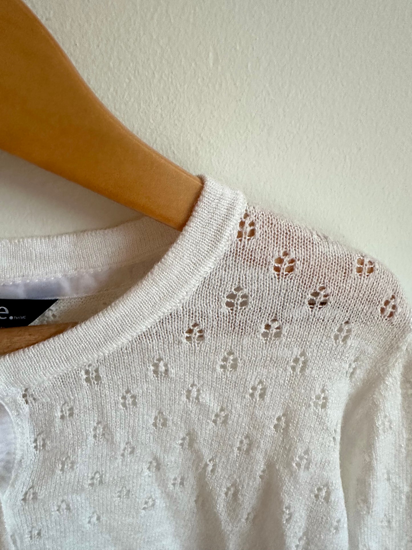 Eyelet White Cardigan / 7-8 years (m)