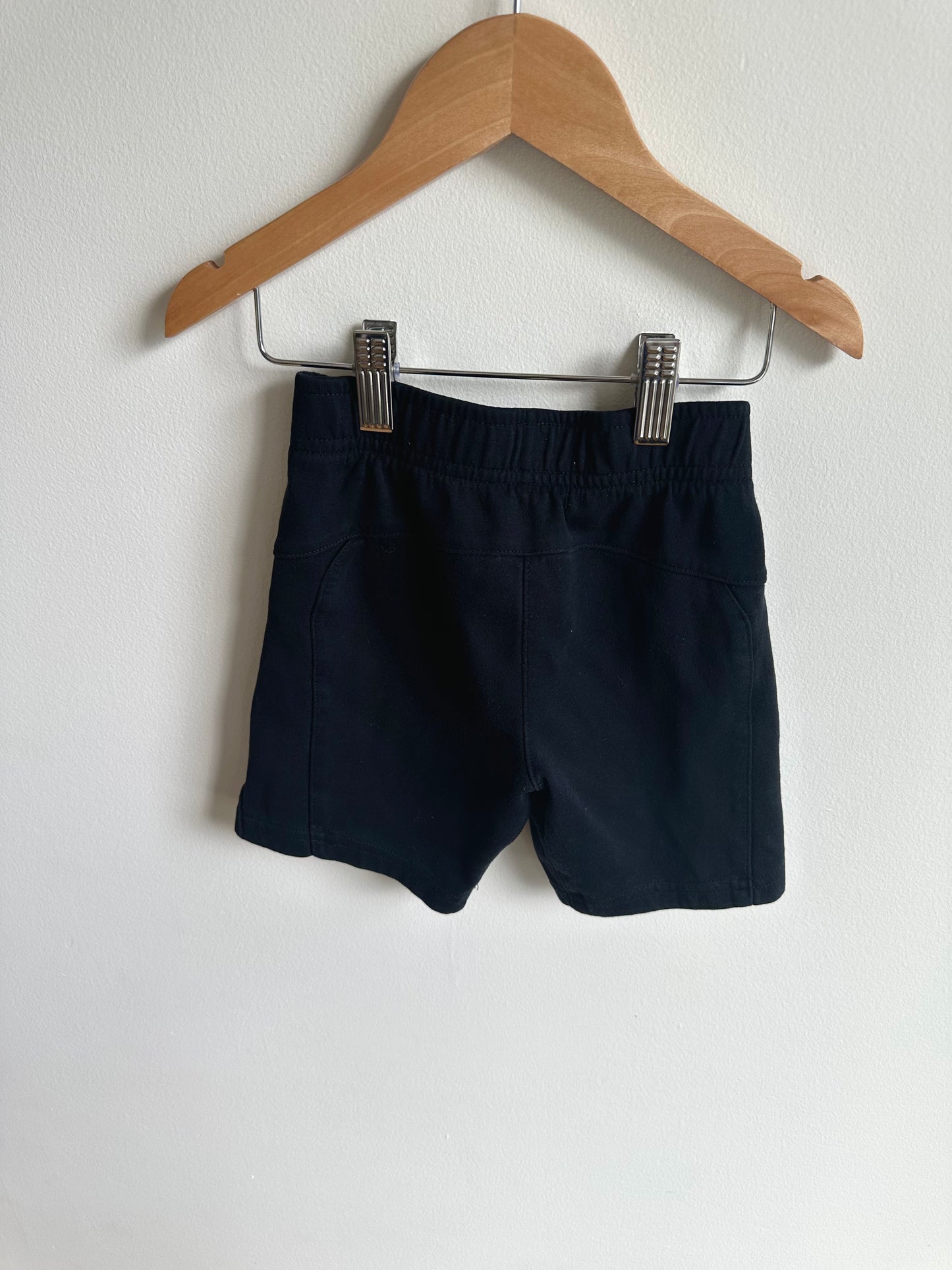 Active Black Shorts / 3T