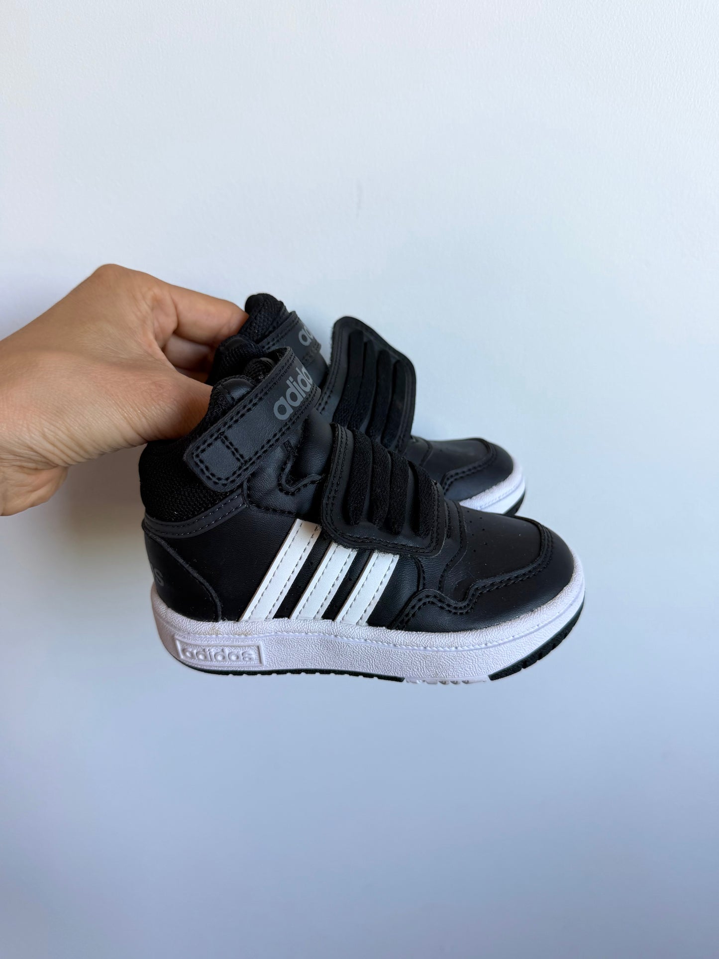 Adidas Toddler's Basketball Shoes / Size 6 Toddler