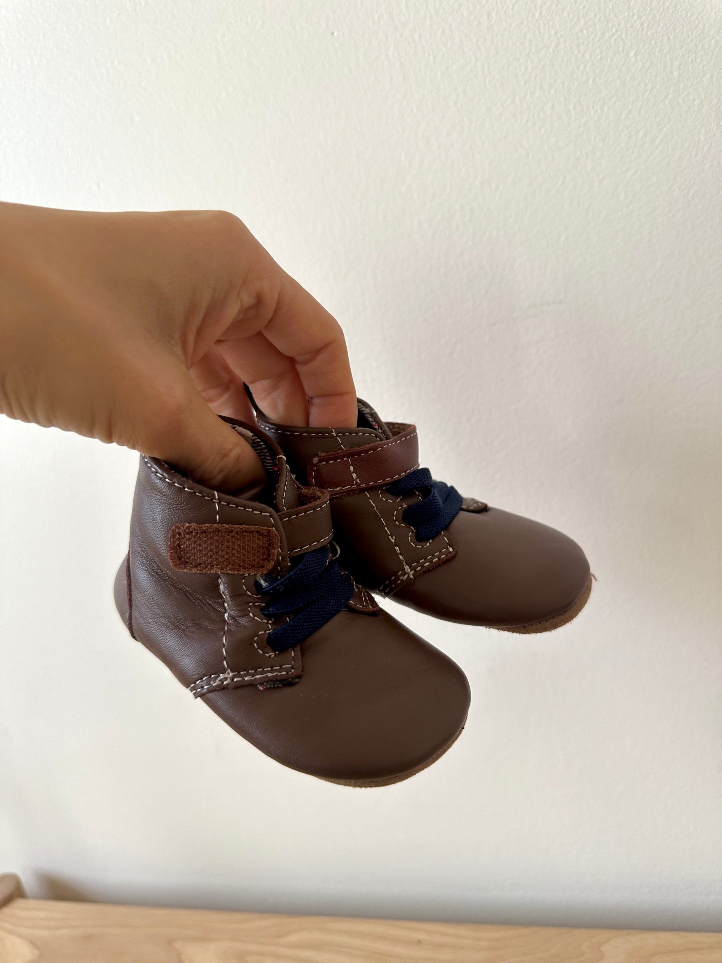 Brown Leather Robeez / 6-9m