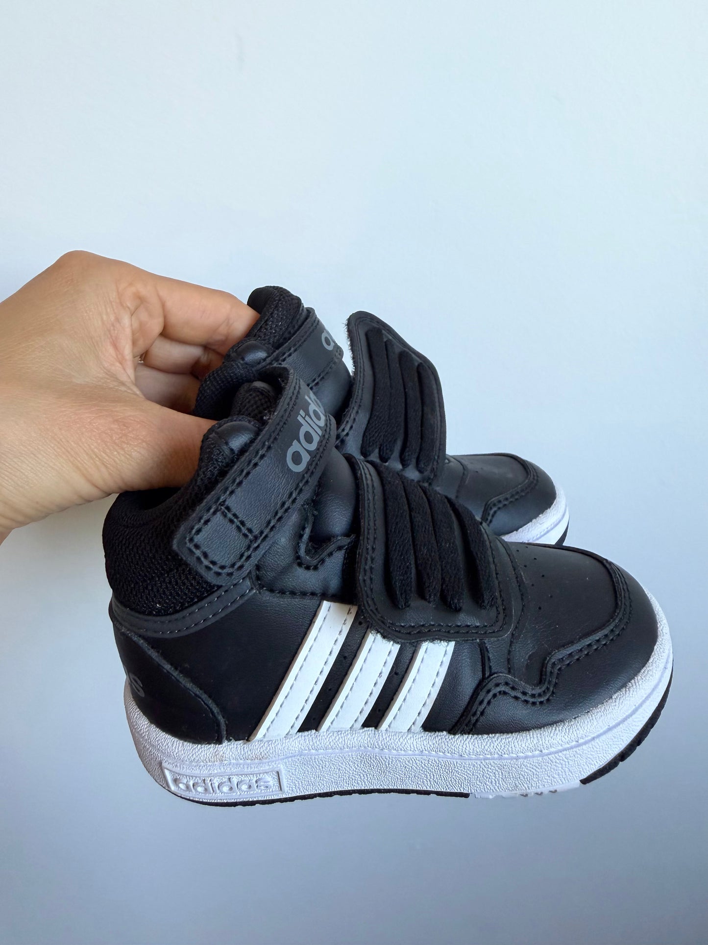 Adidas Toddler's Basketball Shoes / Size 6 Toddler