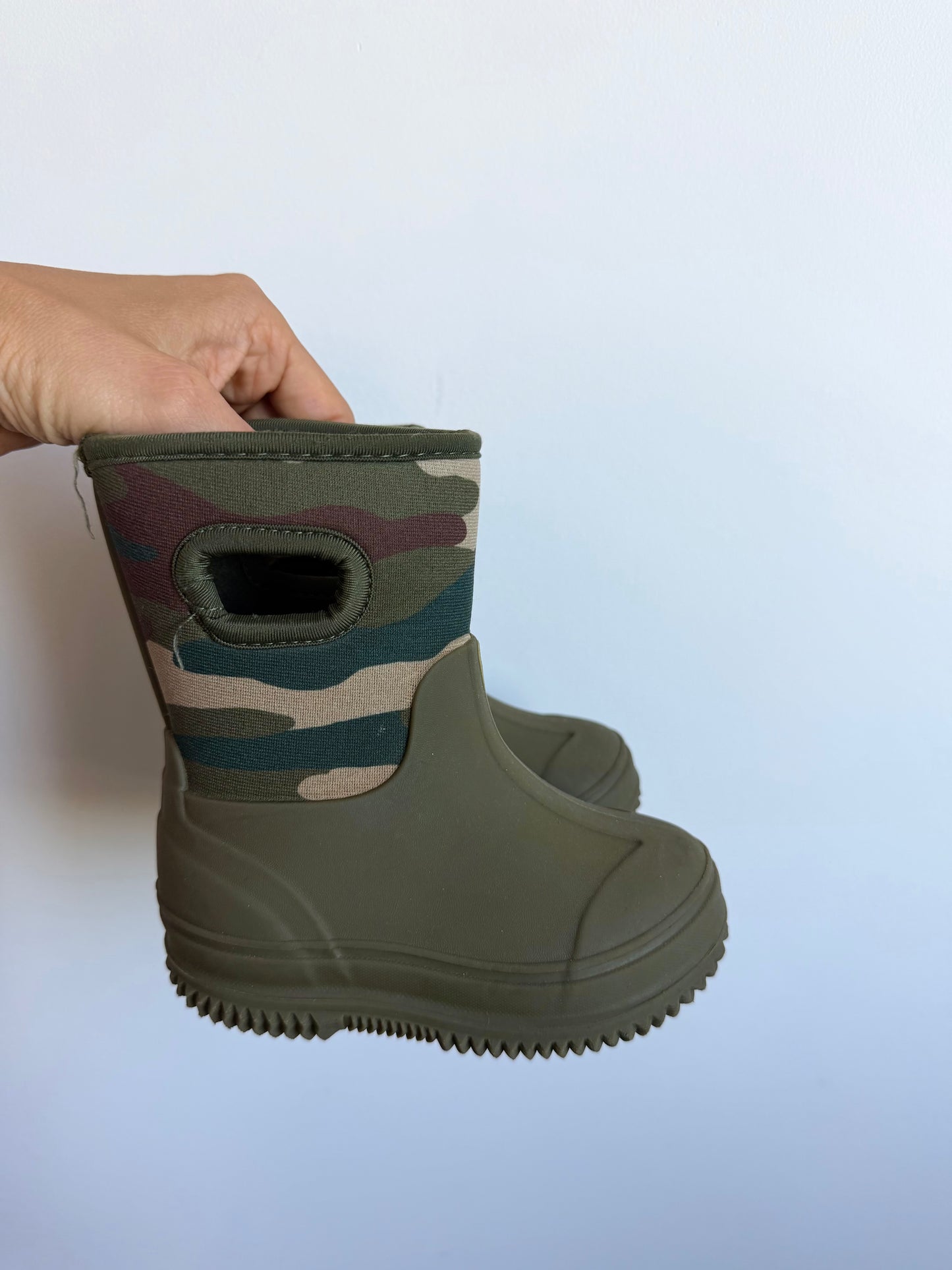 Camo Rain Boots / Size 6 Toddler