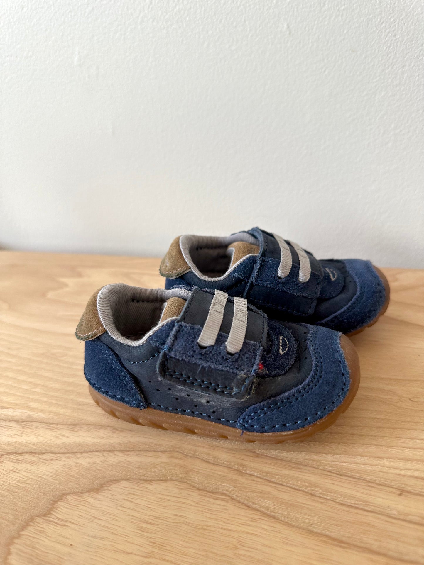 Navy Velcro Stride Rite Shoes / Size 3M Toddler Footwear