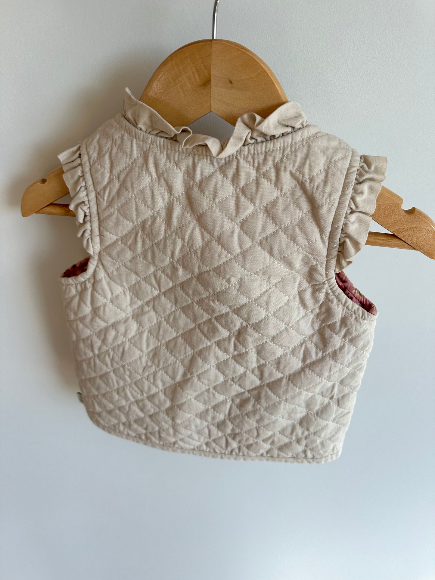 OshKosh Cream Quilted Vest / 12m