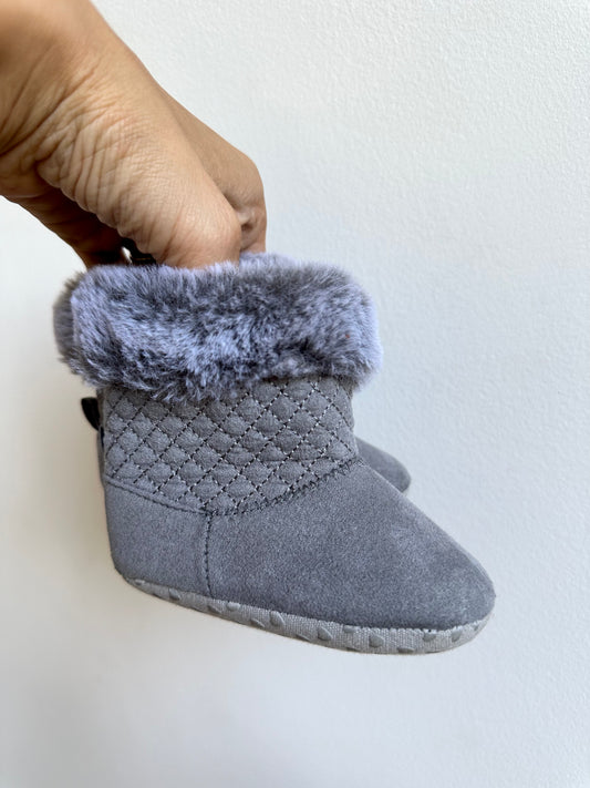 Grey Soft Sole Boots / Size 4 Toddler