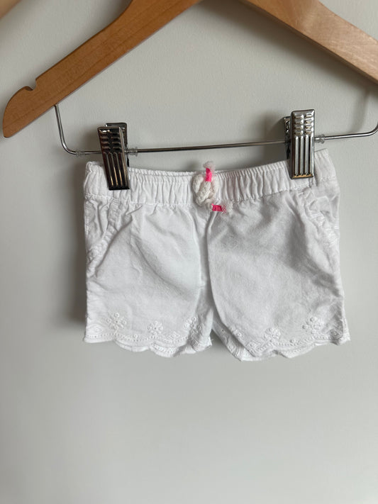 White Eyelet Shorts / 0-3m