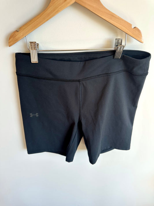 Under Armour Black Fitted Biker Shorts / (YLG) 14-16 years