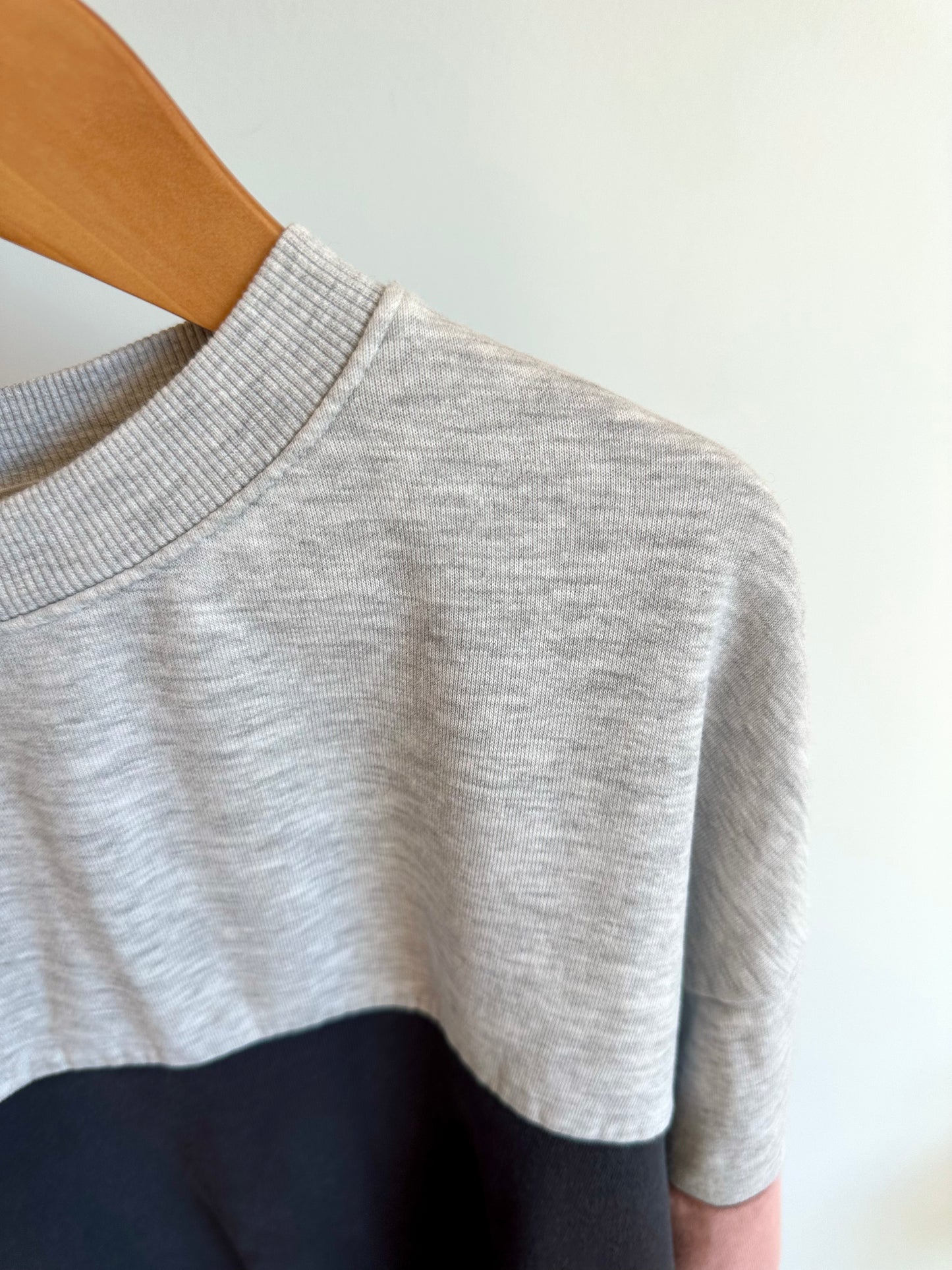 H&M Colour Block Crewneck / 10-12 years