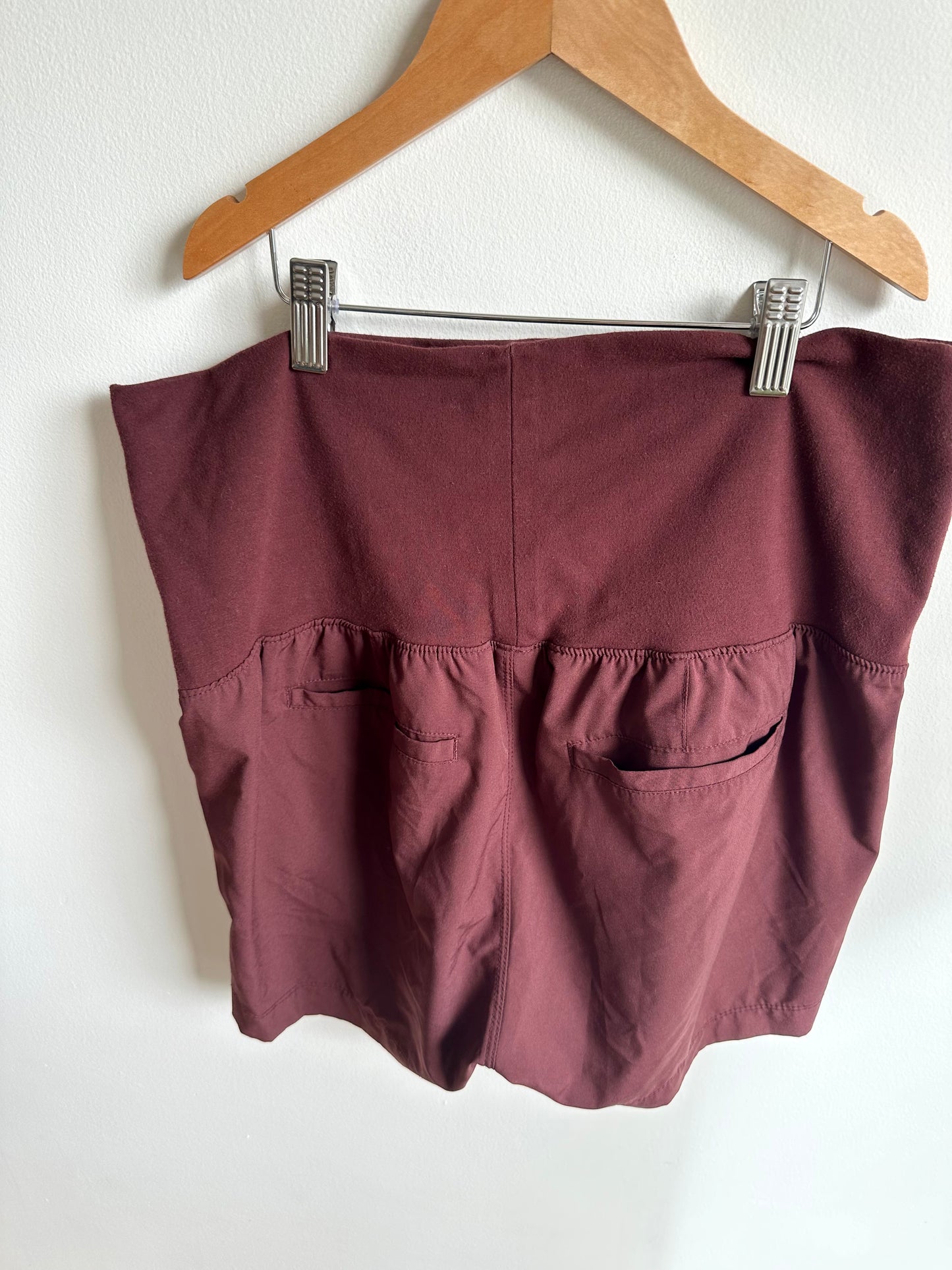 Plum Maternity Shorts / M