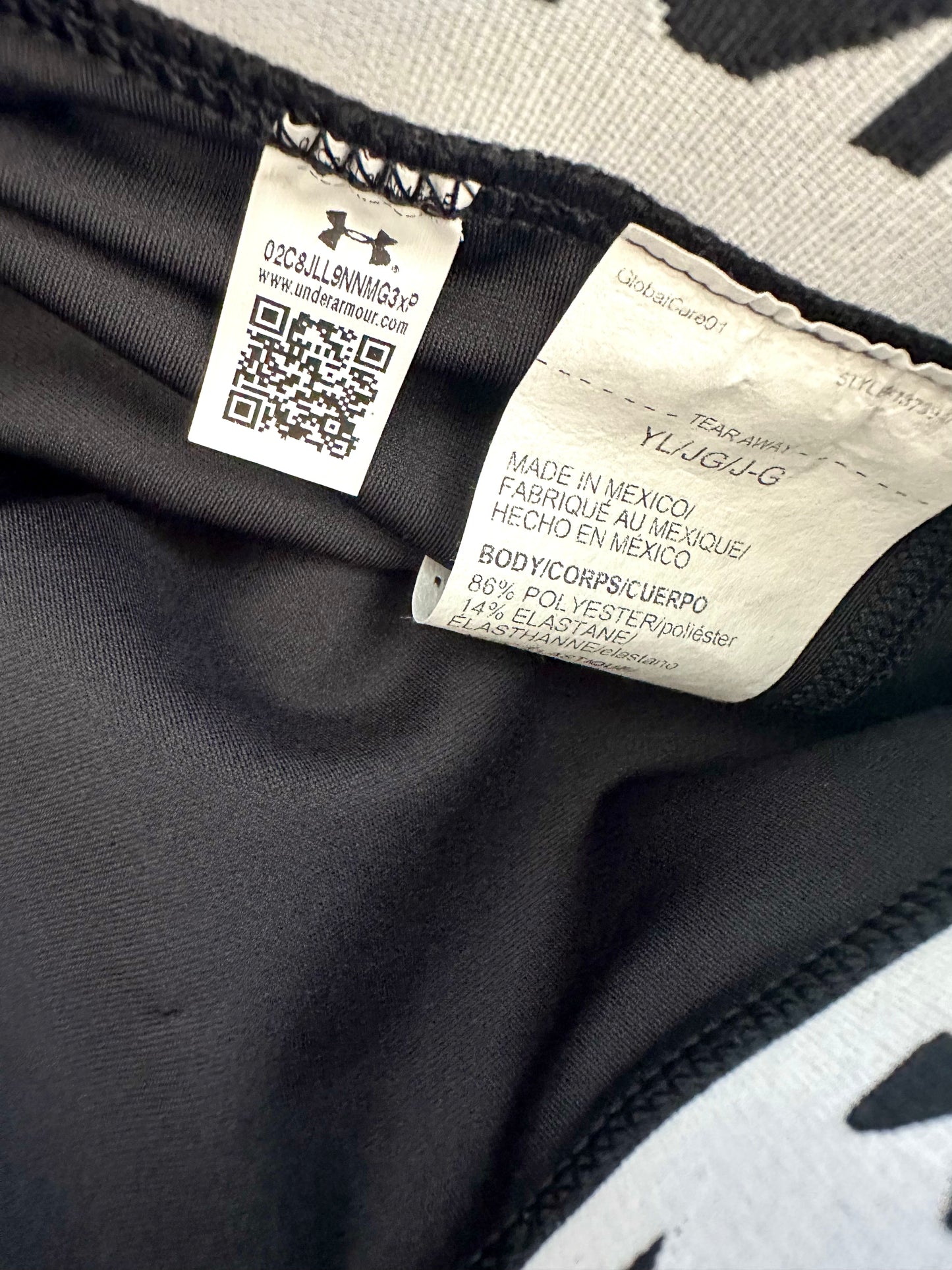 Under Armour Black Shorts with Waistband / (YLG) 14-16 years