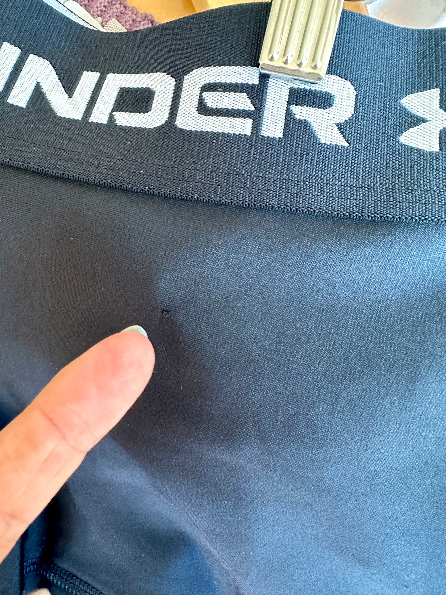 Under Armour Black Shorts with Waistband / (YLG) 14-16 years