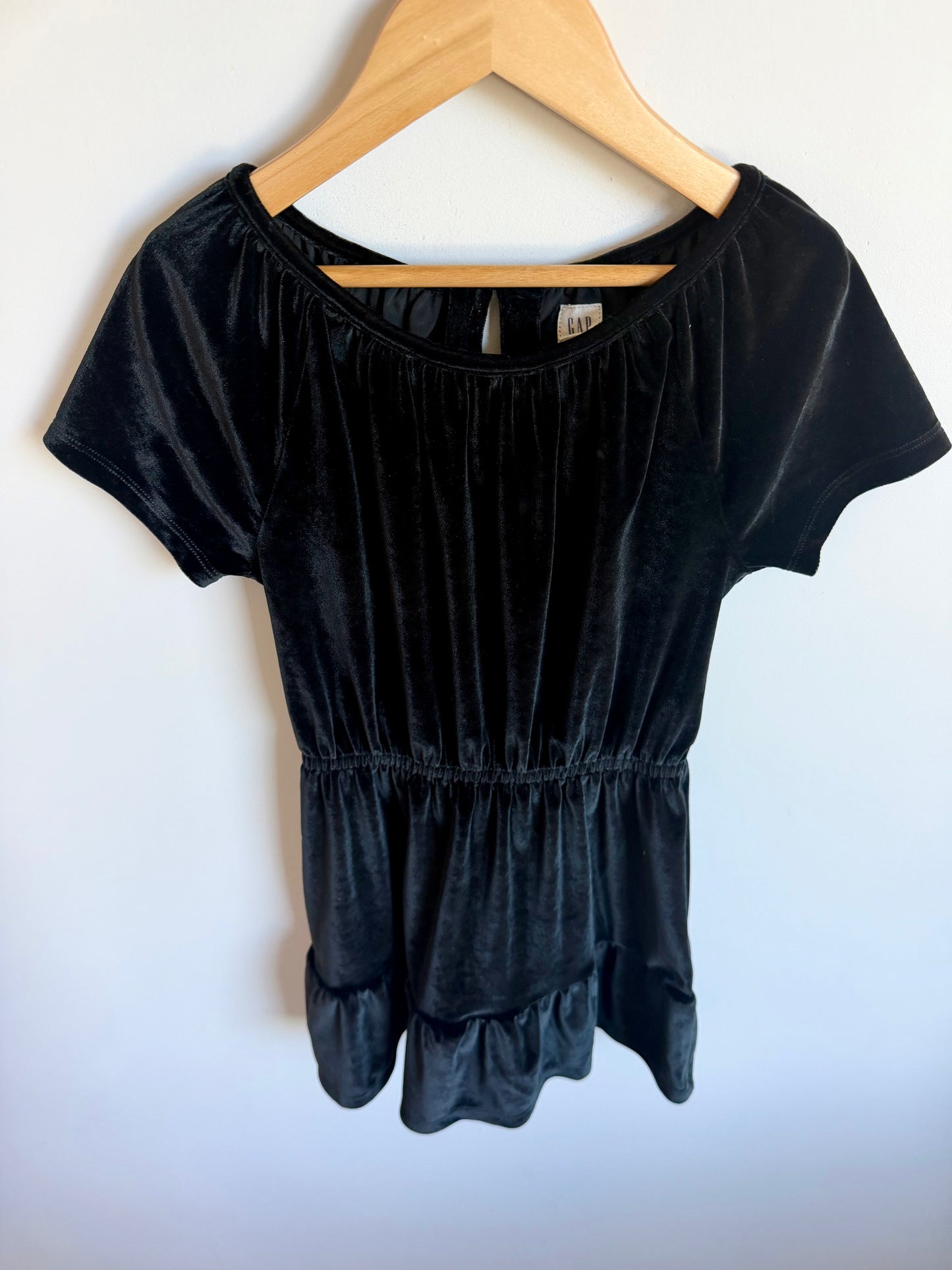 Gap Black Velvet Dress / 6-7 years