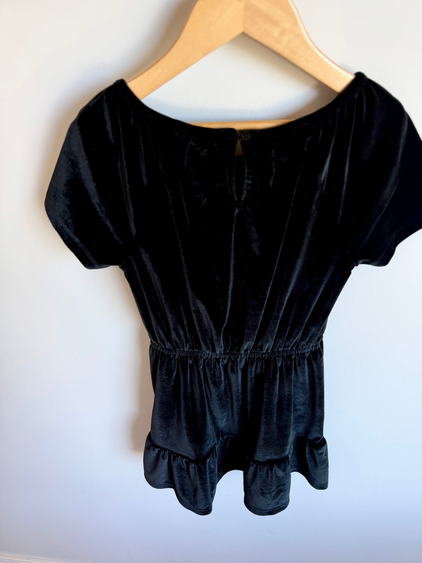 Gap Black Velvet Dress / 6-7 years