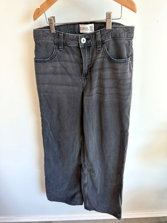 Abercrombie High Rise Wide Jeans / 13-14 years
