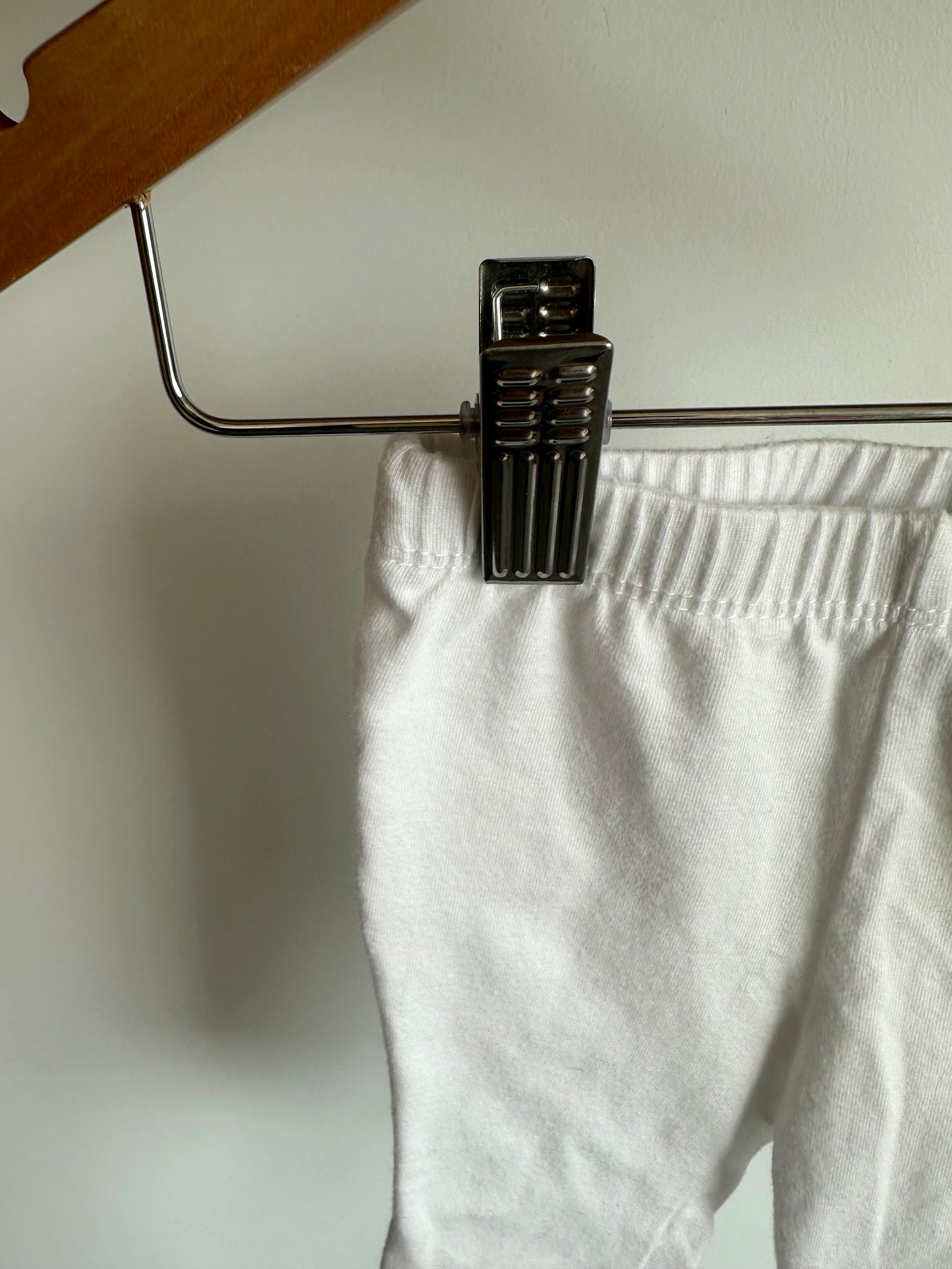 White Ruffle Pants / 6-12m