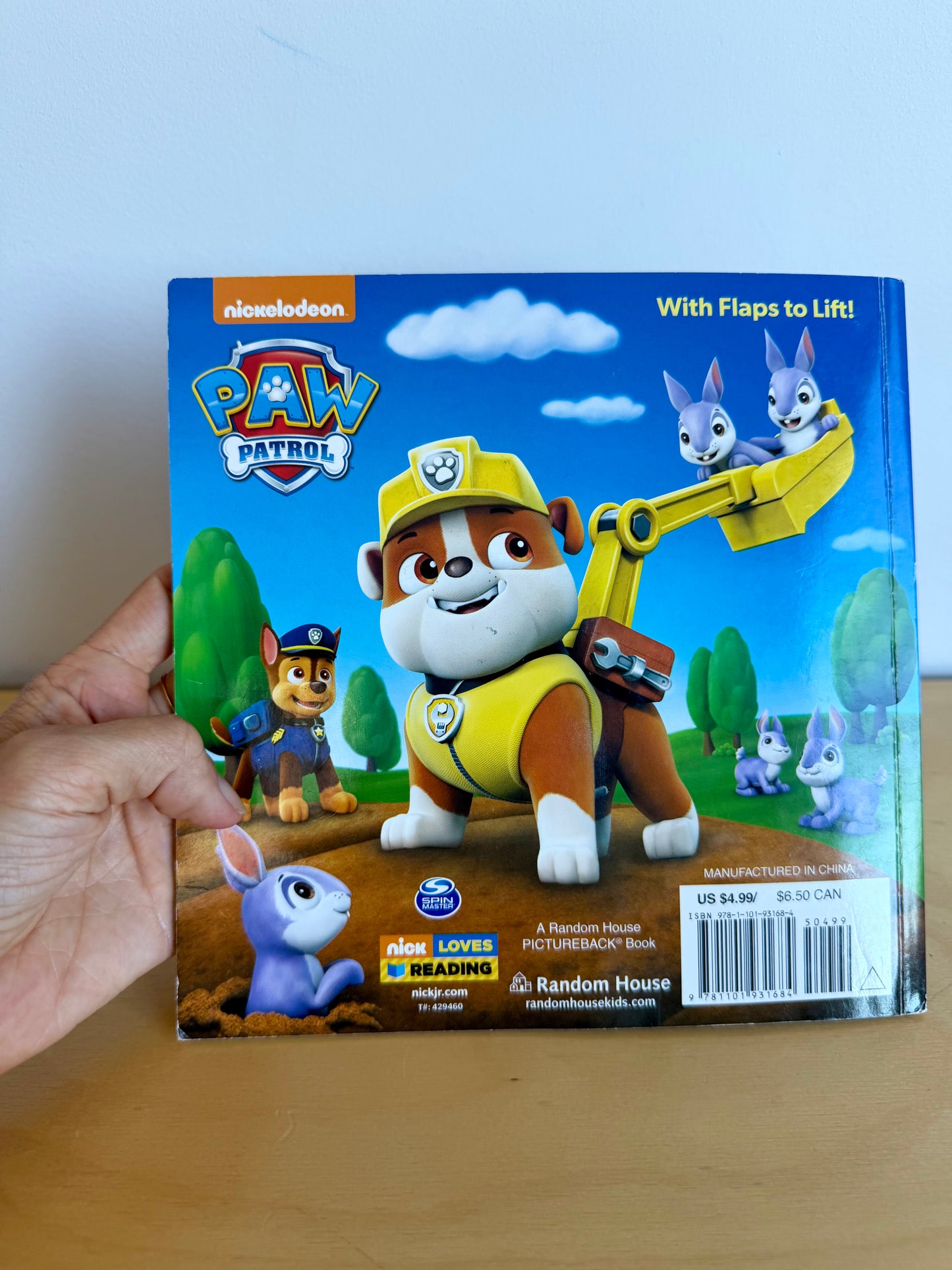 The Pups Save the Bunnies Book / 2-5 years