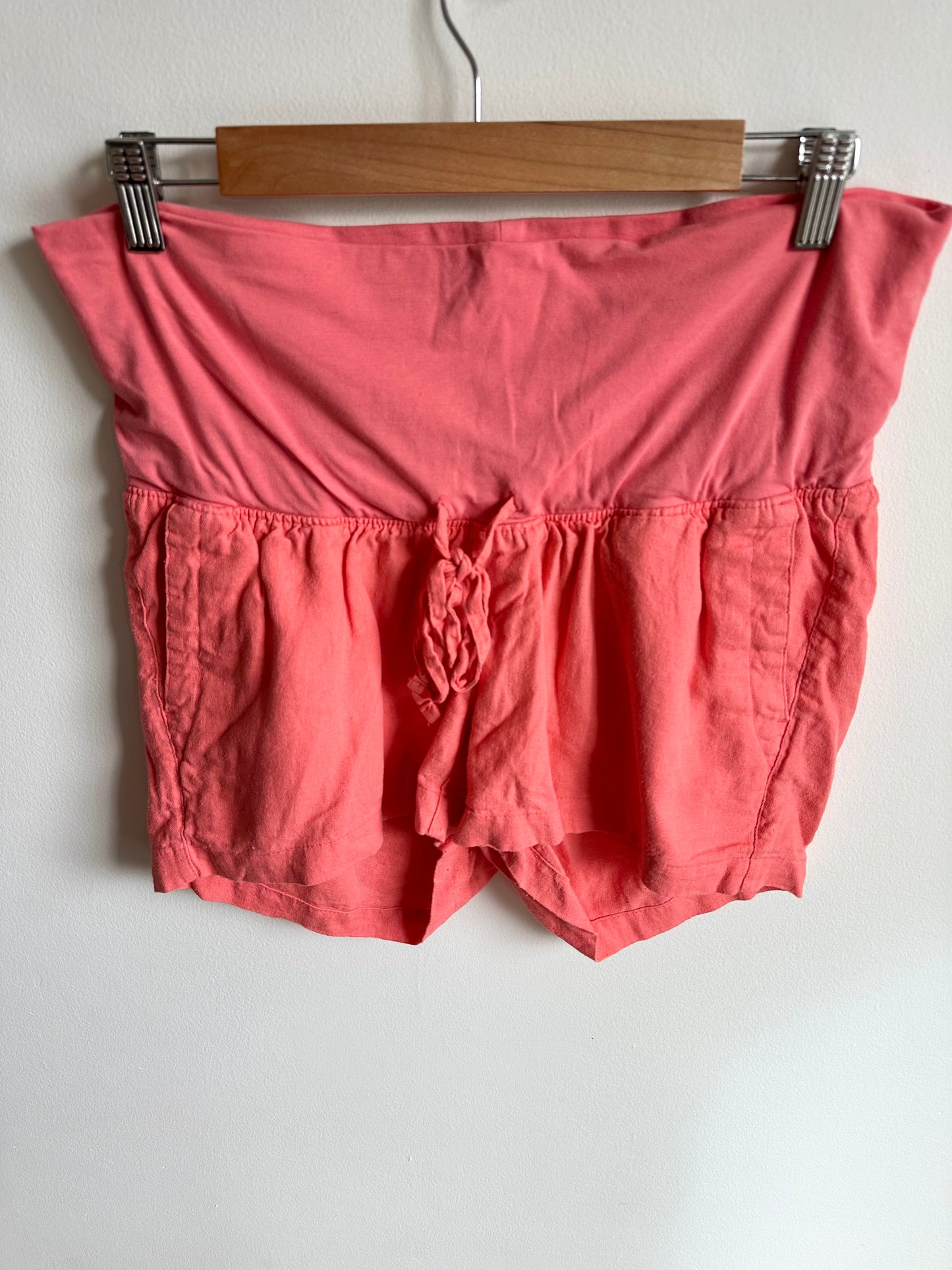 Peach Maternity Shorts / S