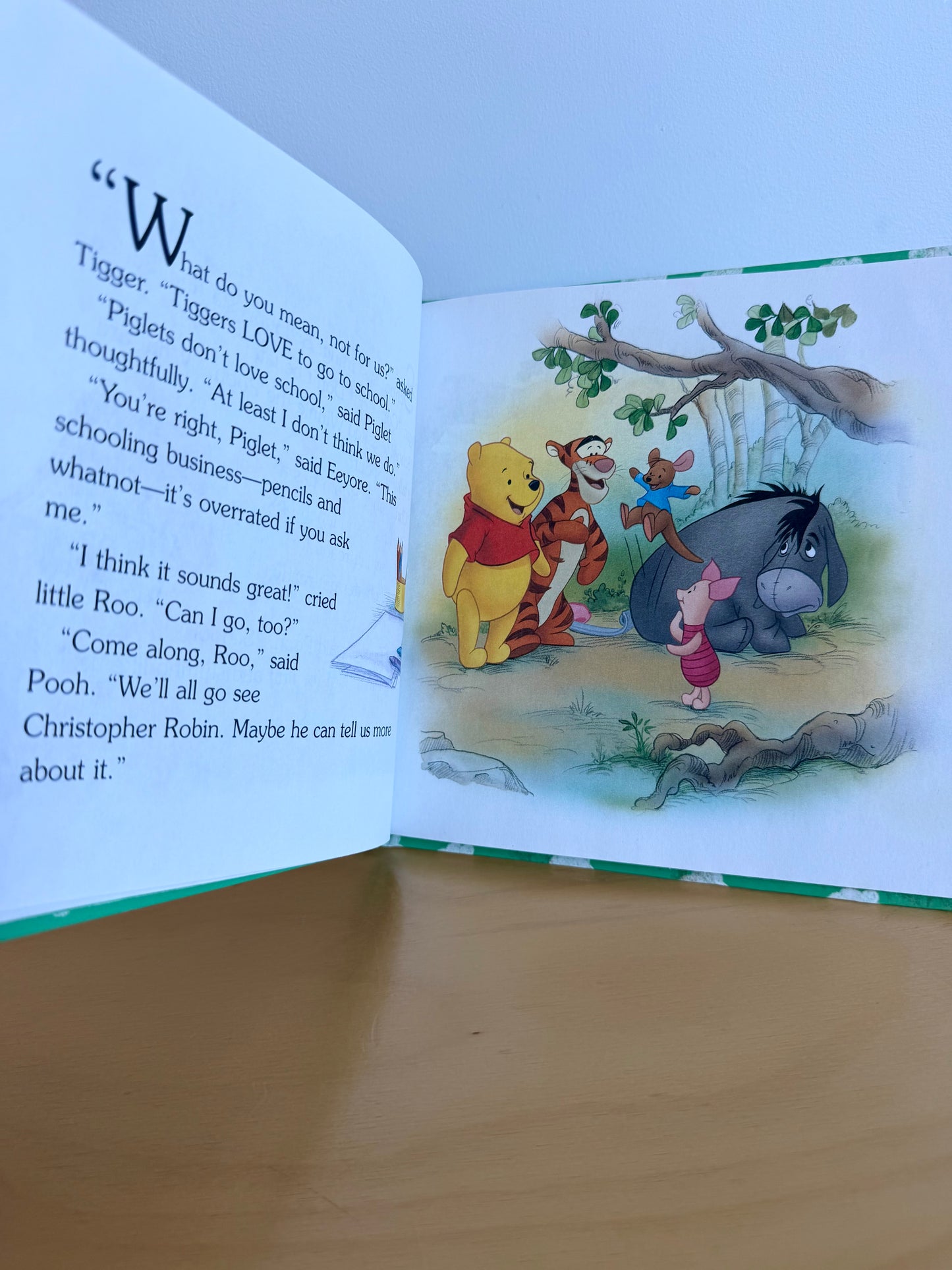 Pooh's First Day of School Book / 3-5 years