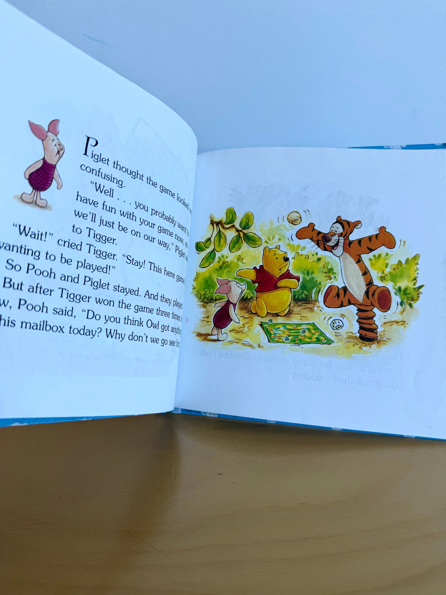 Pooh's Mailbox Book / 3-5 years (No Shipping)