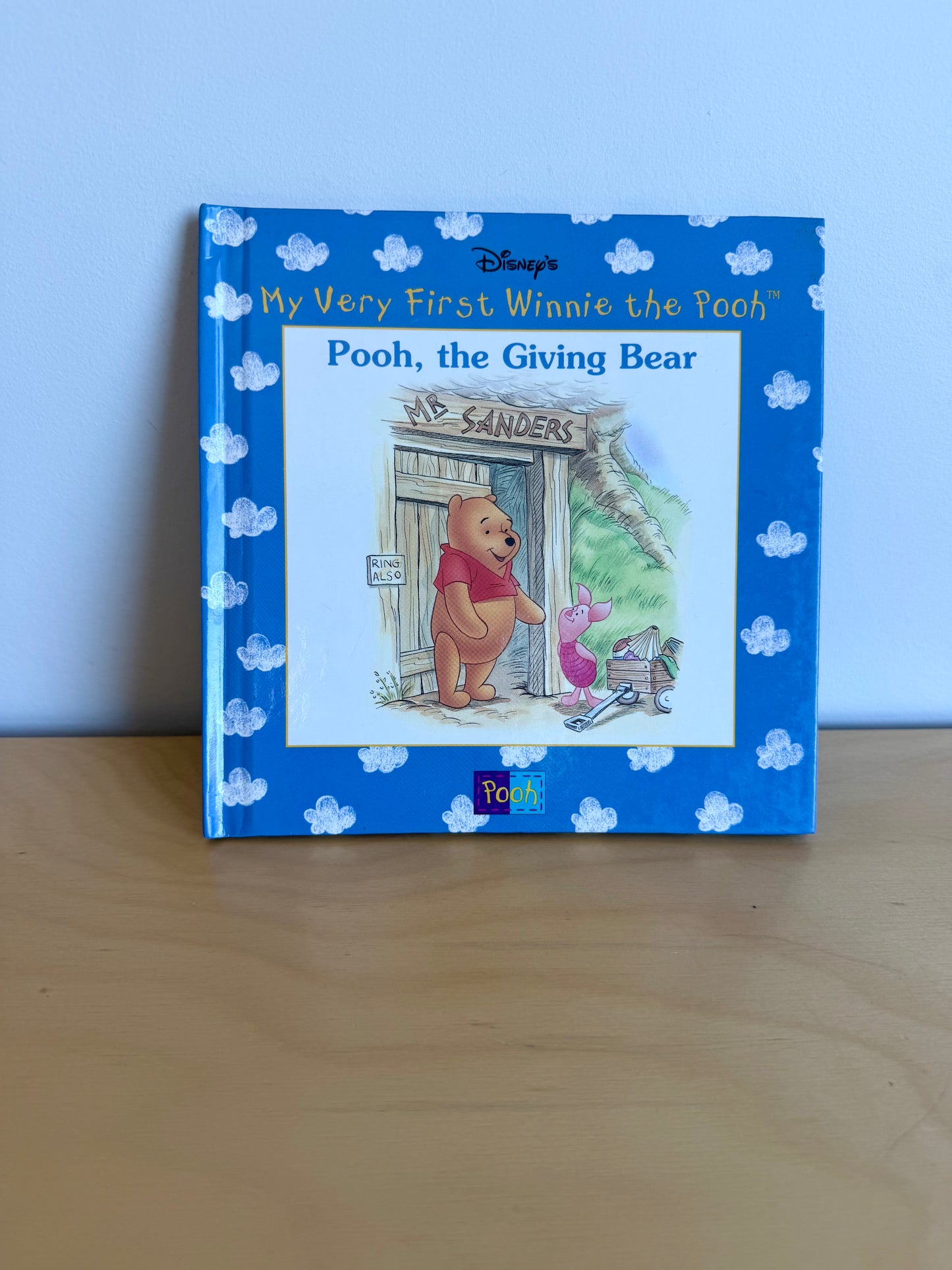 Pooh, The Giving Bear Book / 3-5 years