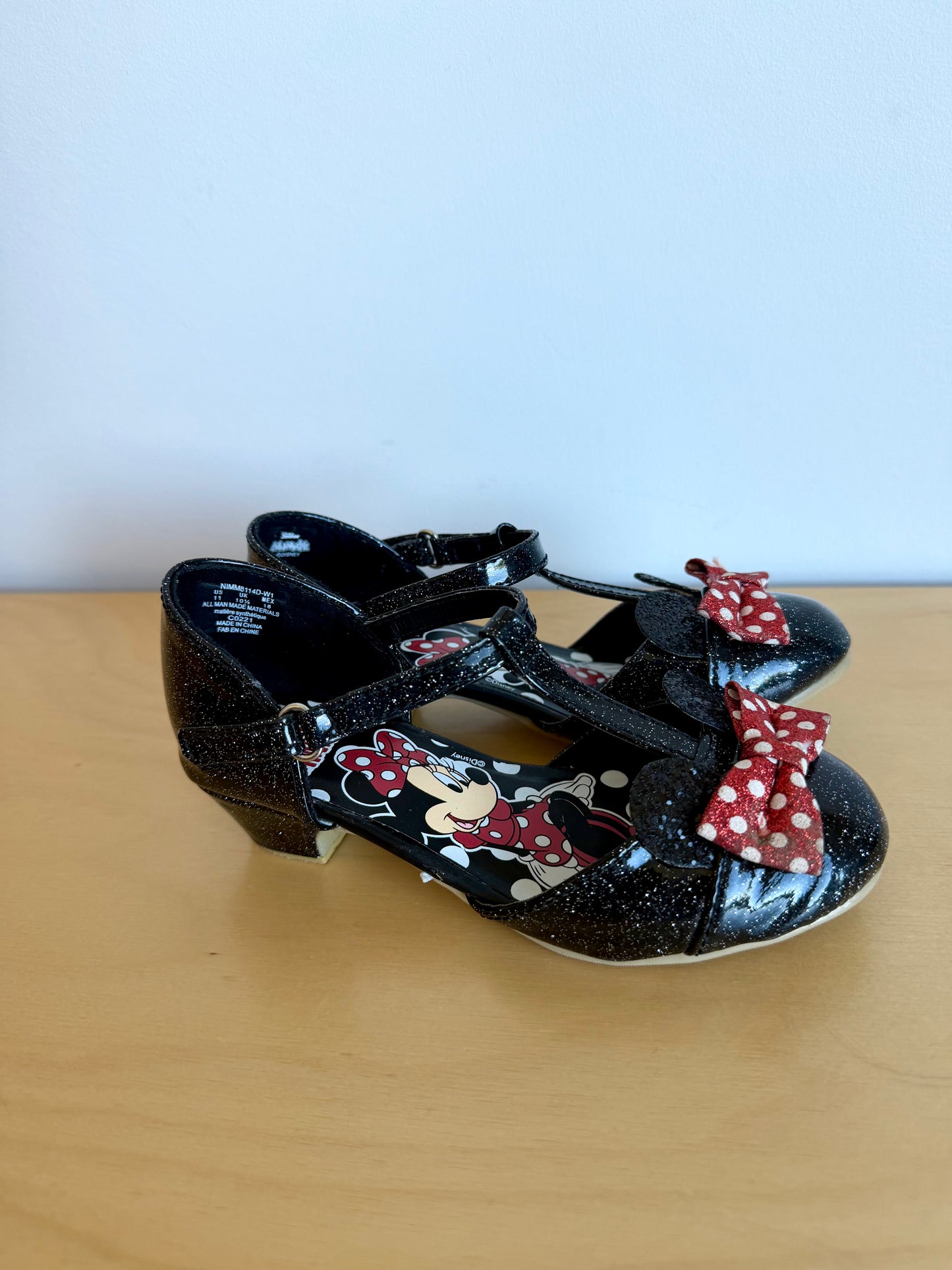 Minnie Black Sparkly Shoes / Size 11 Little Kid