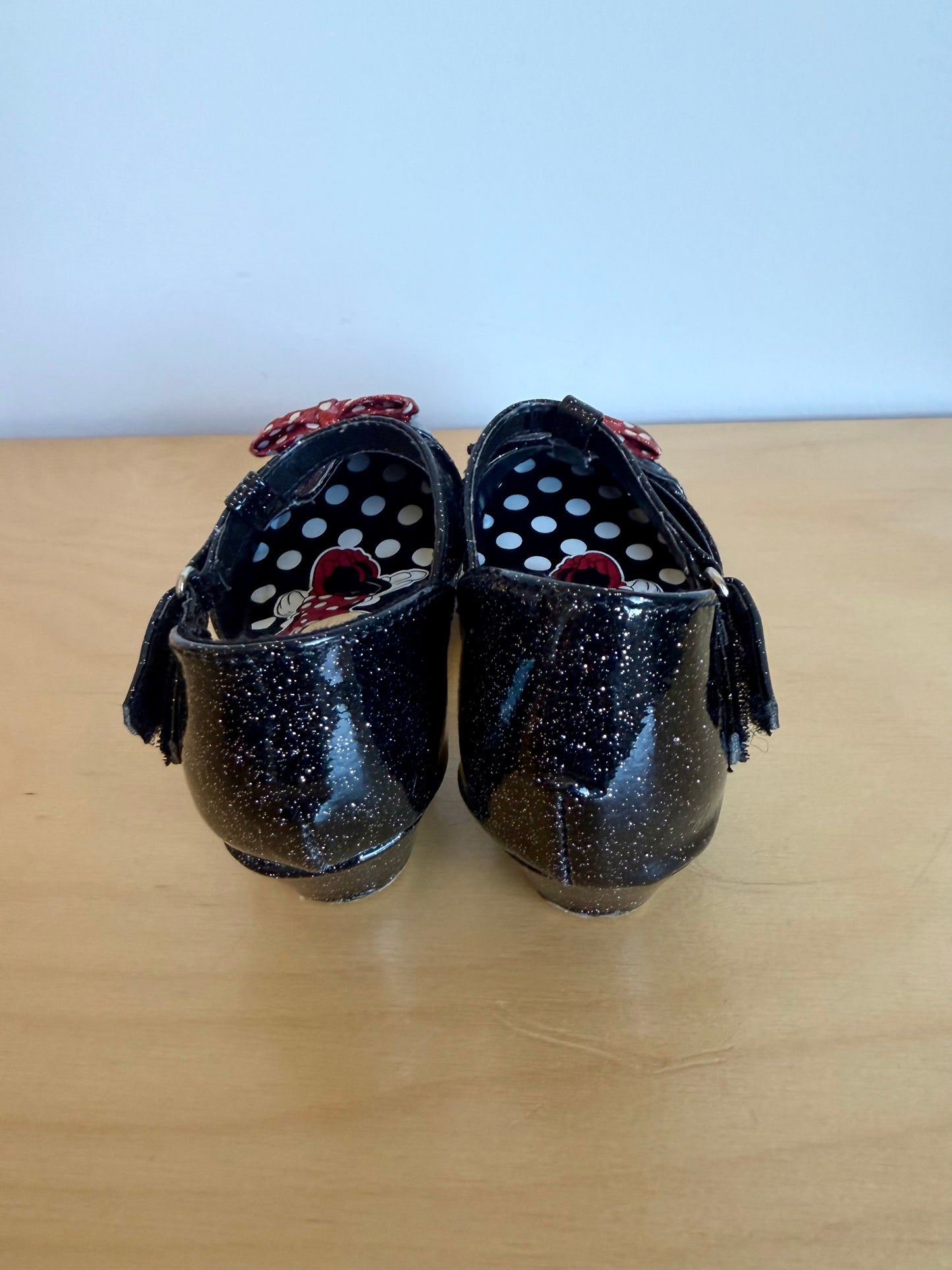Minnie Black Sparkly Shoes / Size 11 Little Kid