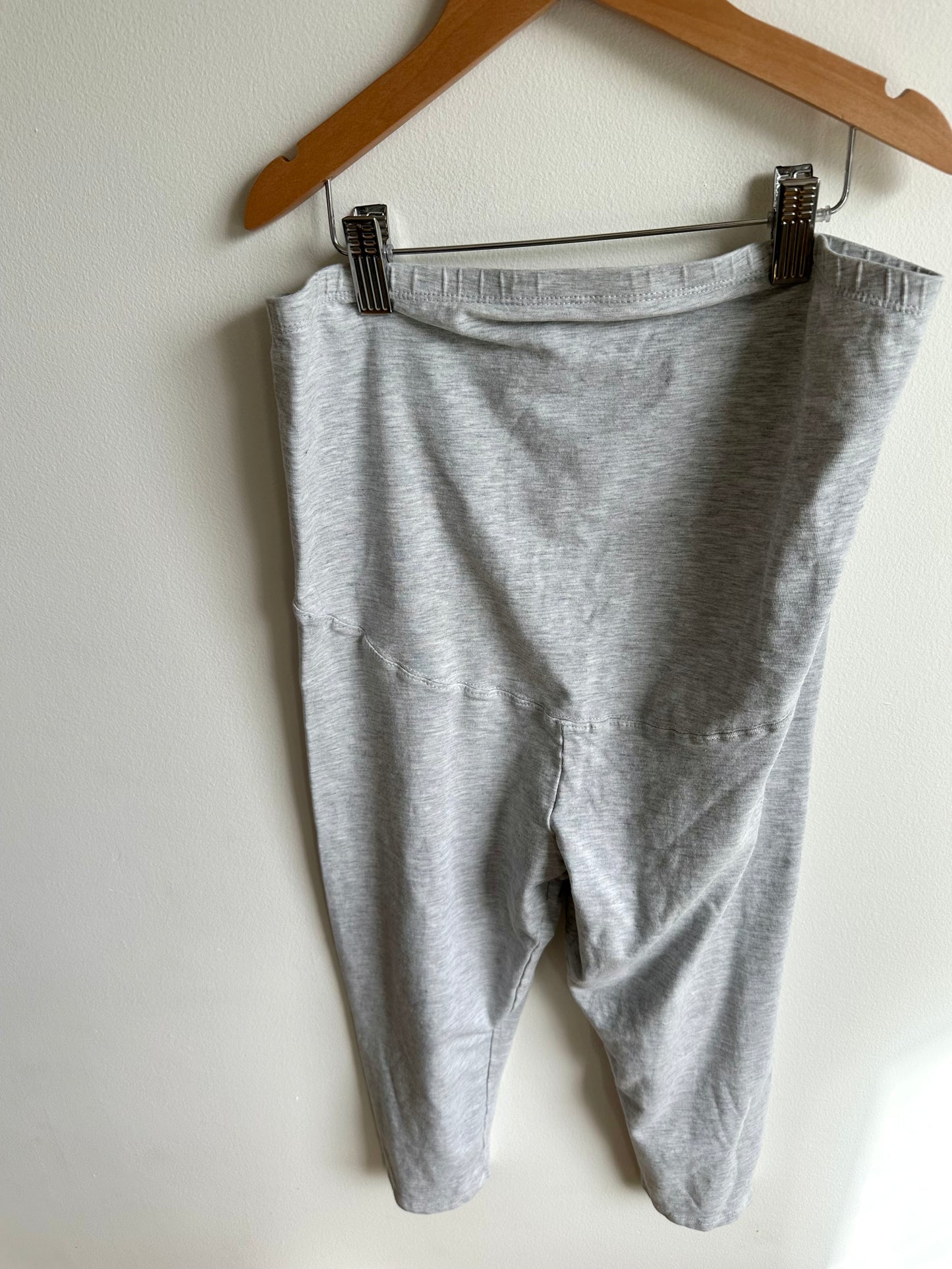 H&M Grey Capri Leggings / M