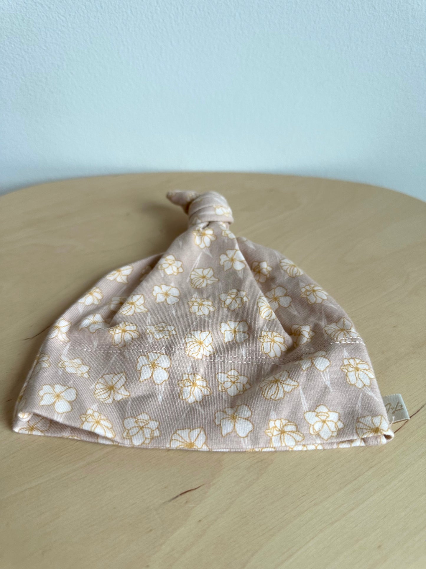 Jax + Lennon Newborn Blush Knotted Beanie / 0m