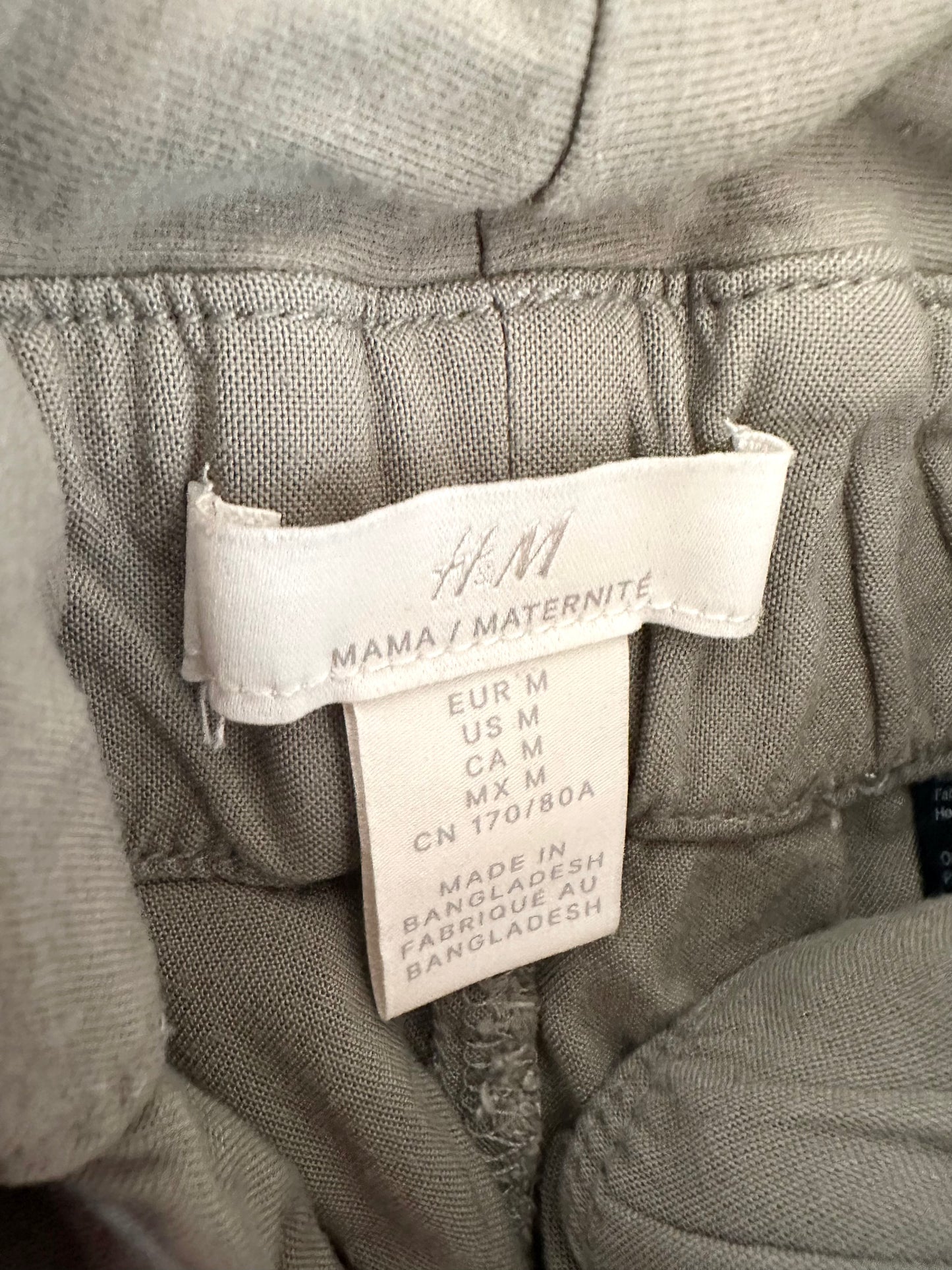 H&M Sage Maternity Shorts / M