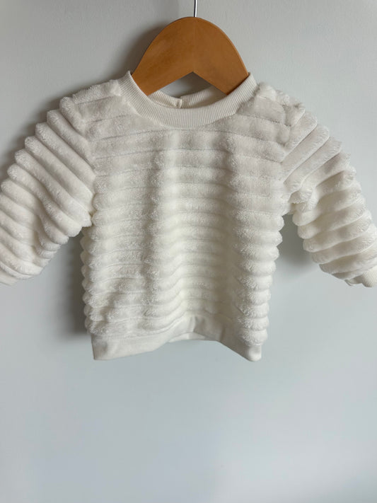 White Fuzzy Sweater / 3-6m