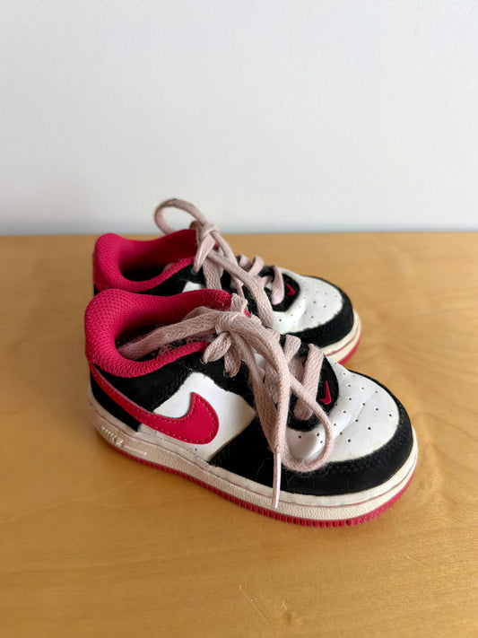 Nike Vibrant Pink Swish Shoes / Size 6 Toddler