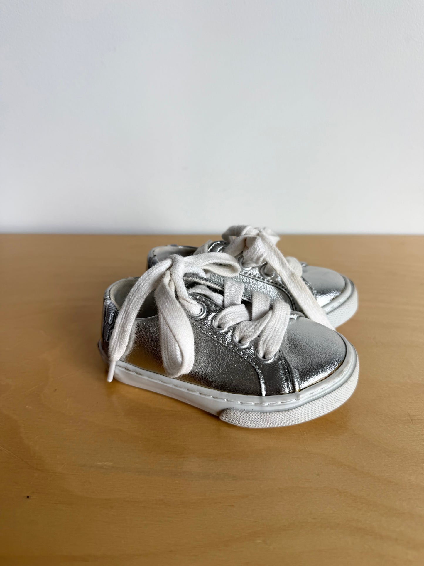 Silver Laces Shoes / Size 4 Toddler