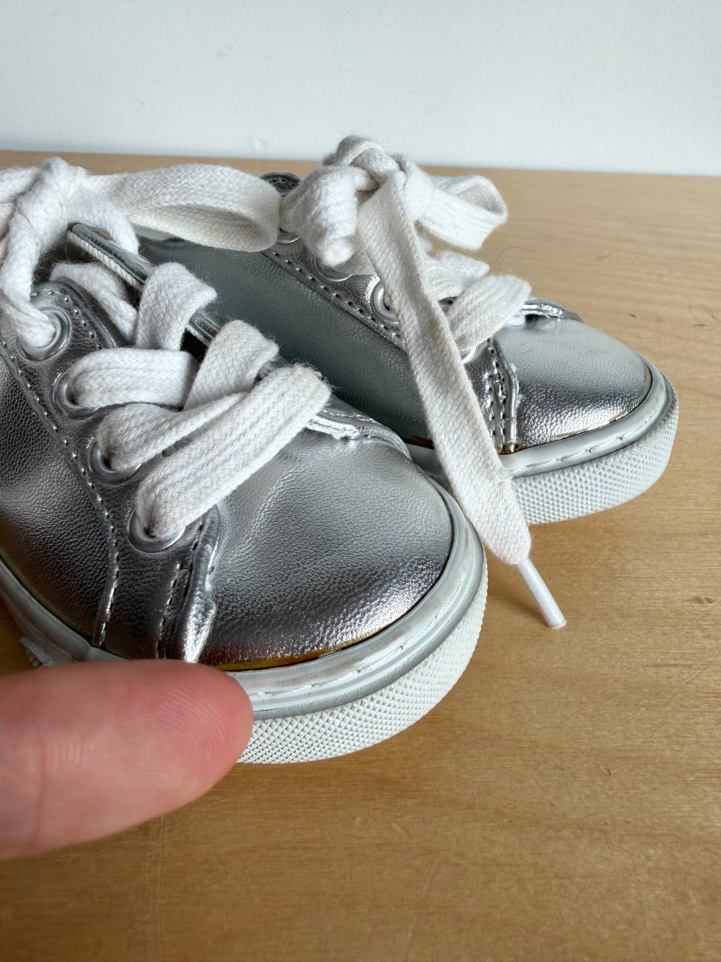 Silver Laces Shoes / Size 4 Toddler