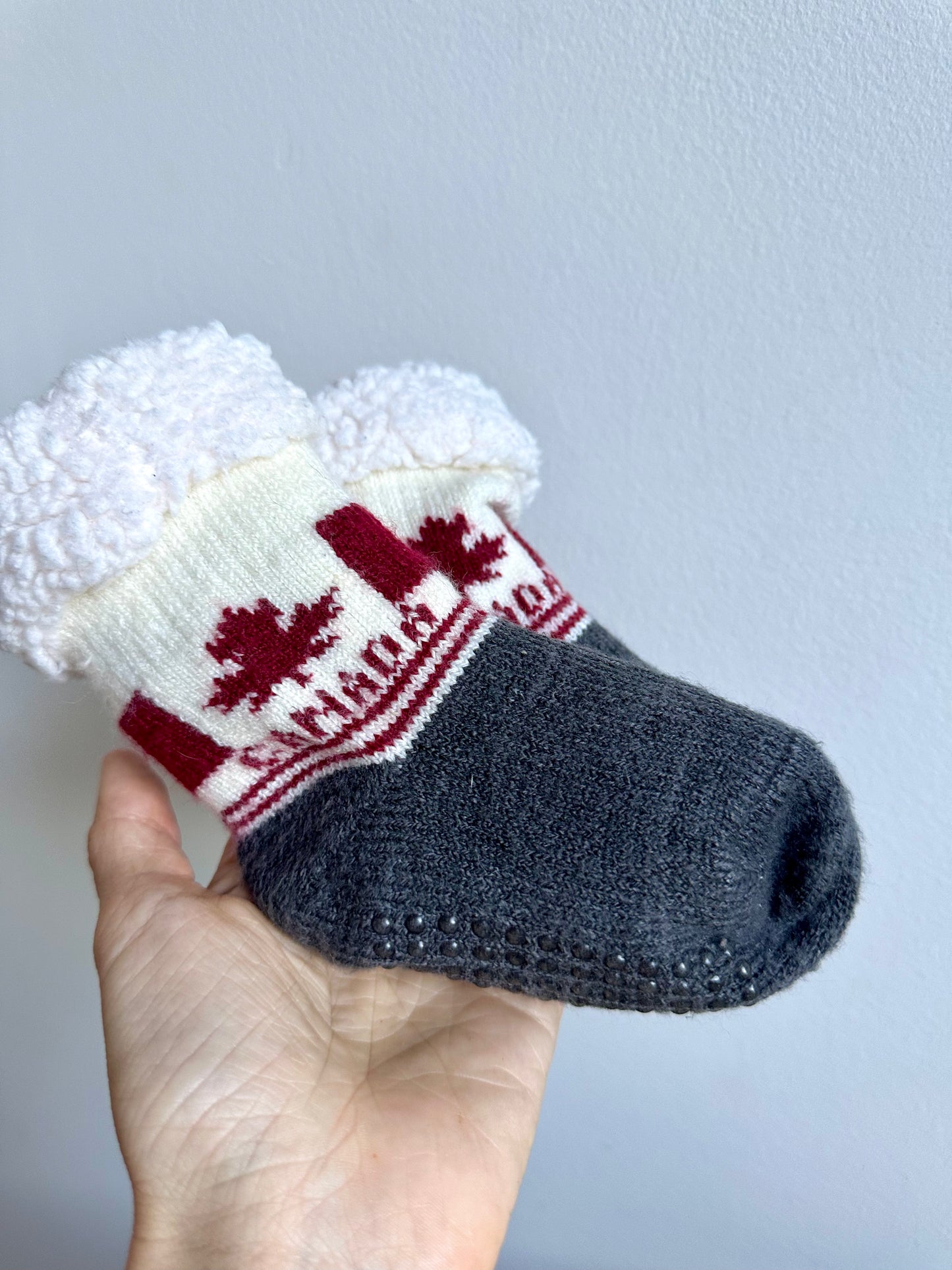 Canada Grip Socks / 3-12m?