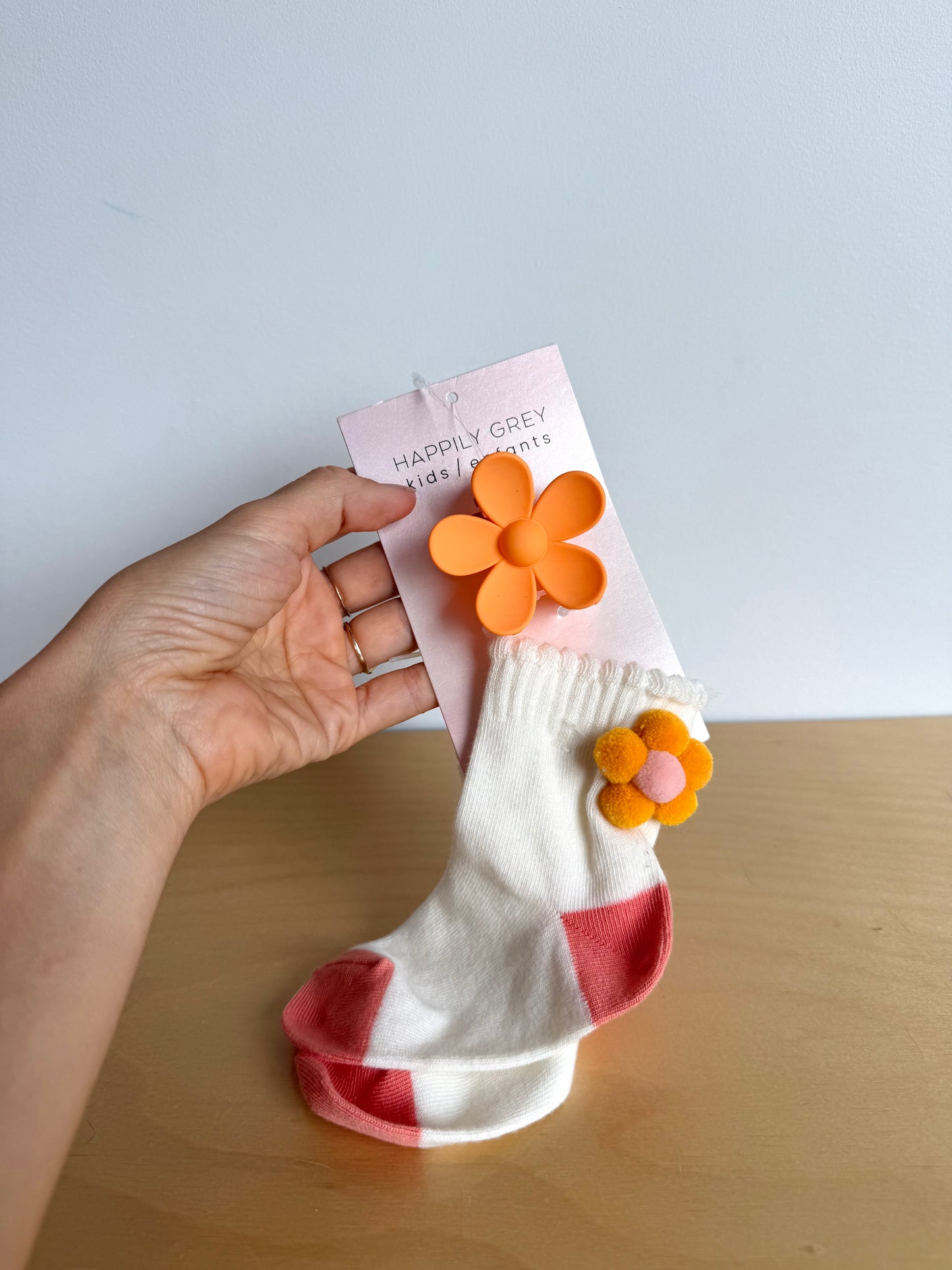 Flower Socks + Clip (With tags) / 12-18m?