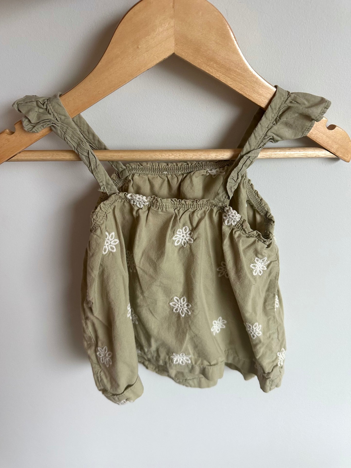 Flower Embroidered Tank Top / 18m