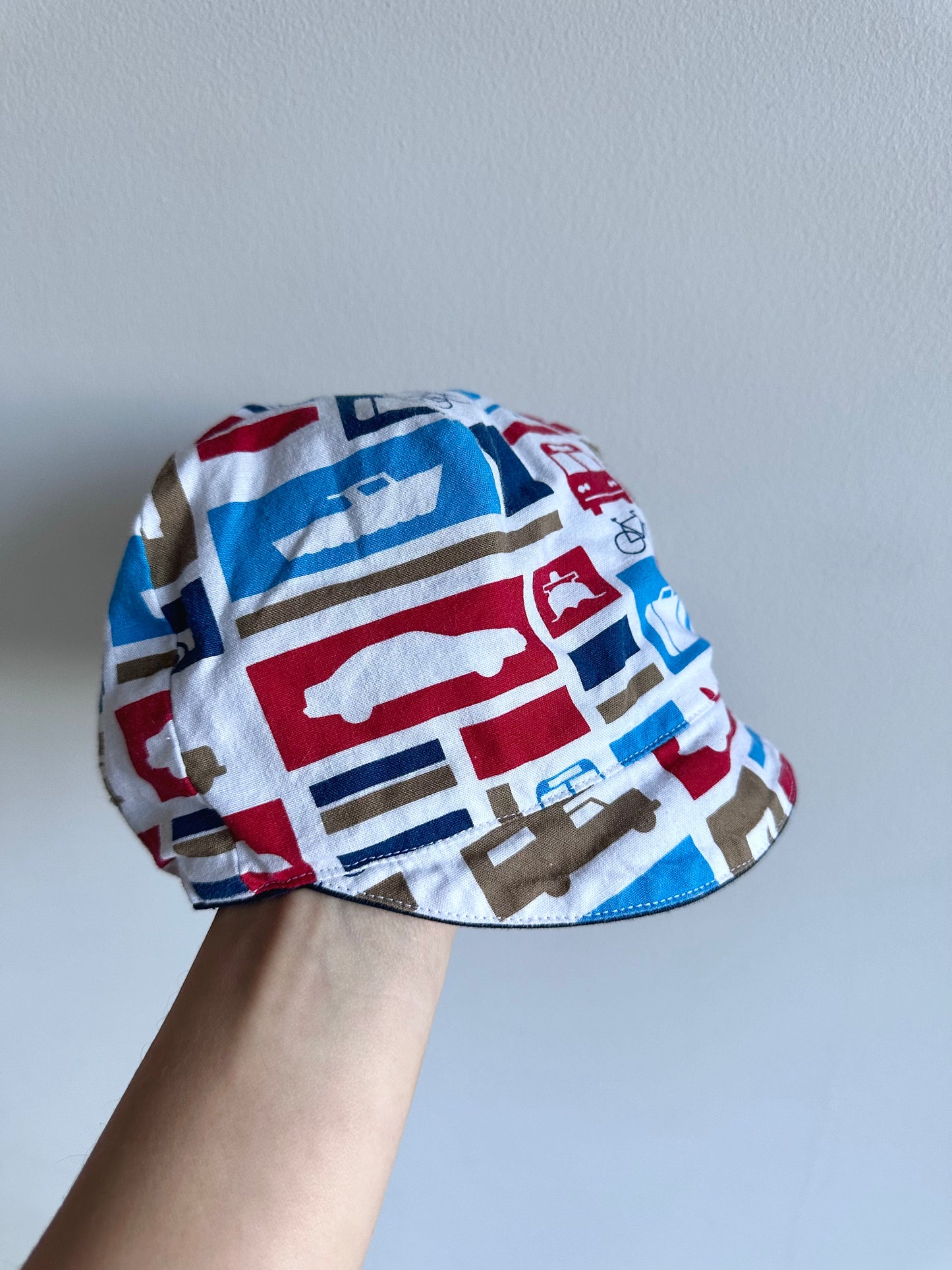 Reversible Airplane Hat / 12-24m?