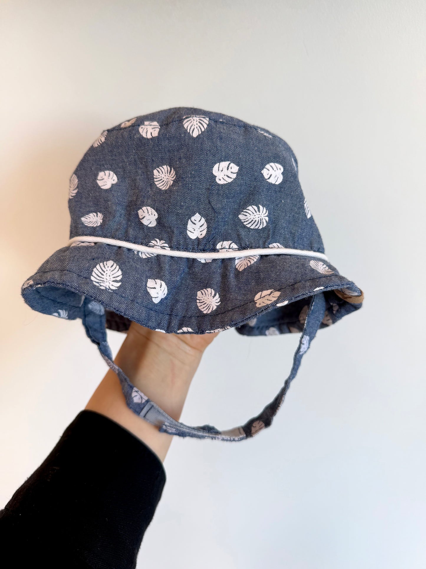 Chambray Leaf Strap Hat / 3-6m?