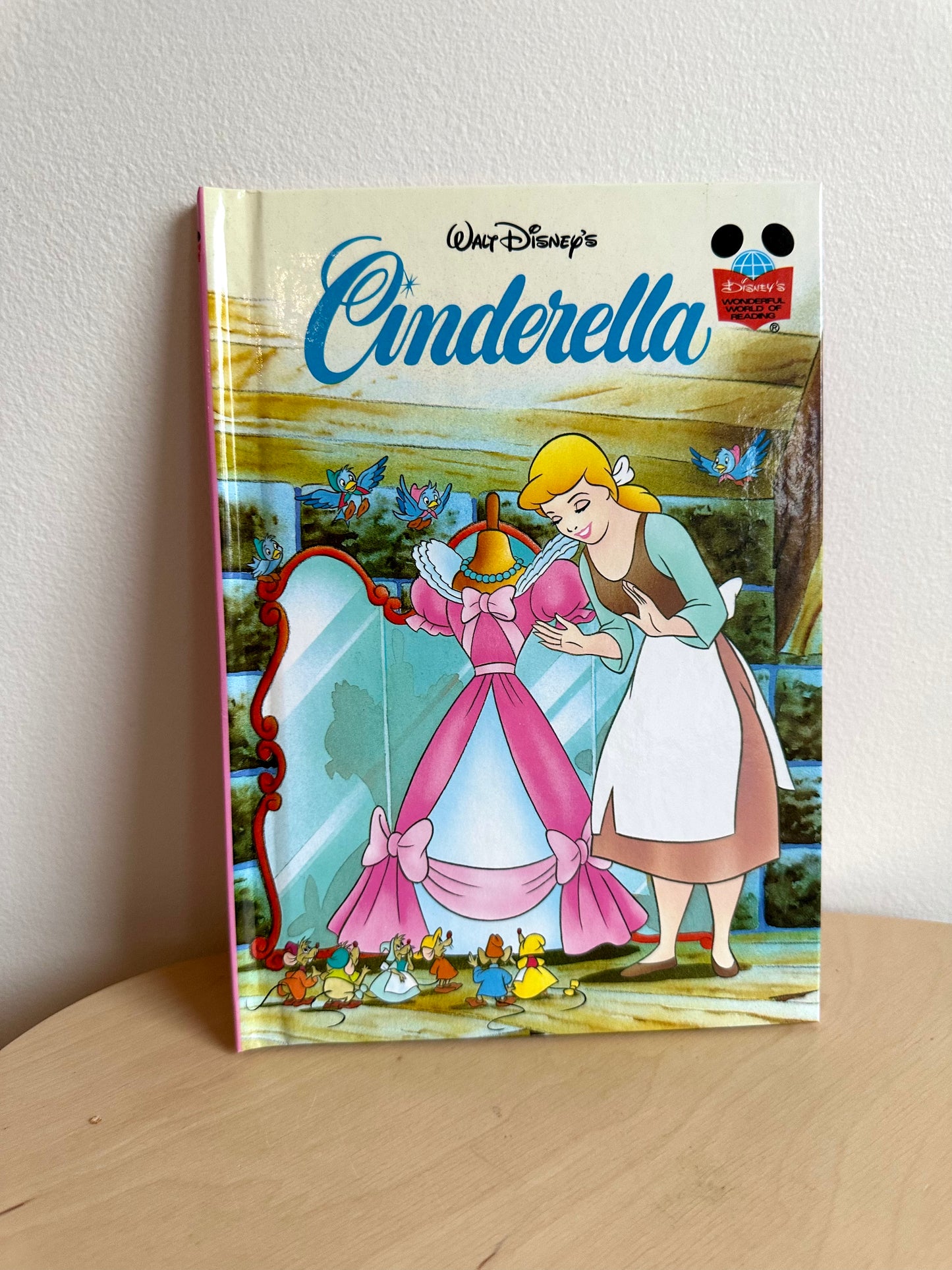 Vintage 1995 Cinderella Hardcover Book / 3-5 years