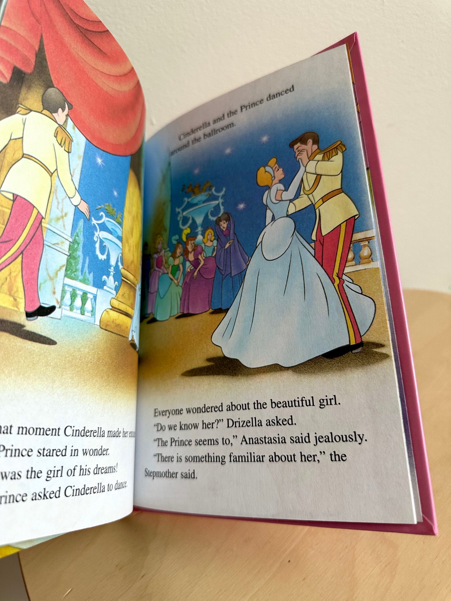 Vintage 1995 Cinderella Hardcover Book / 3-5 years