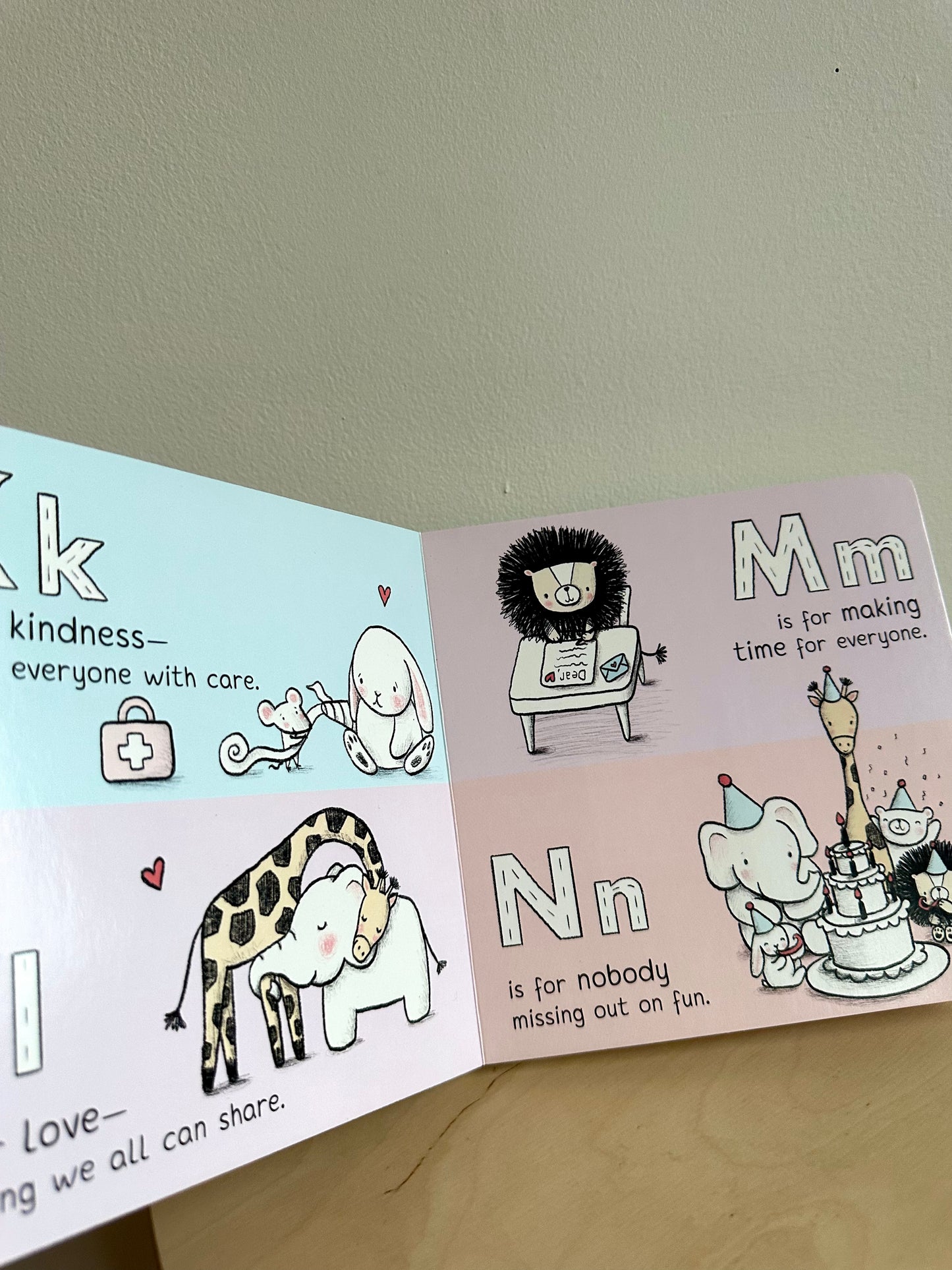 ABCs of Kindness Board Book (No Shipping) / 0-3 years