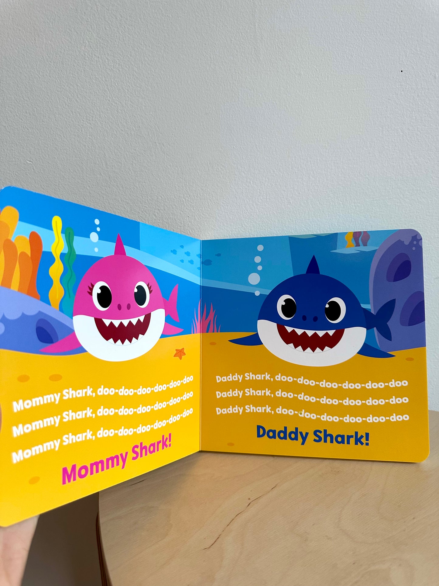 Baby Shark Board Book / 0-2 years