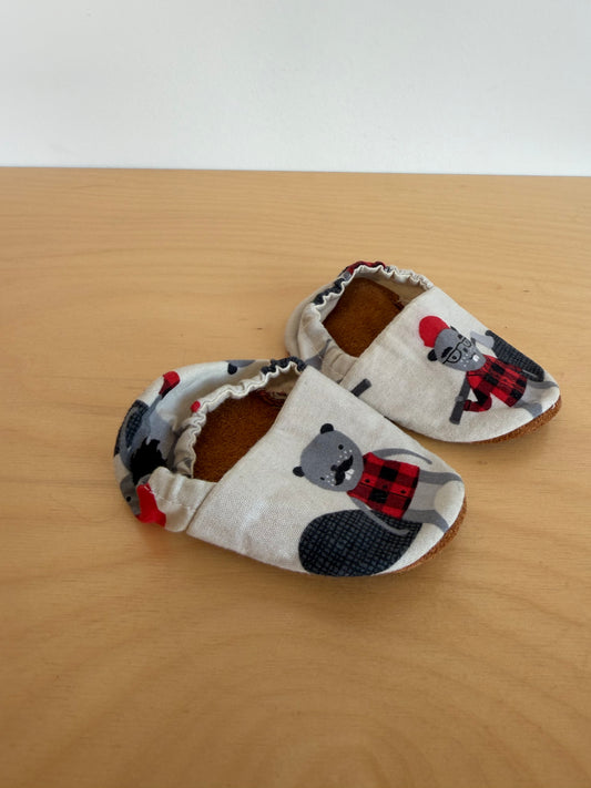 Beaver Soft Sole Shoes or Slippers / Size 4 Toddler?
