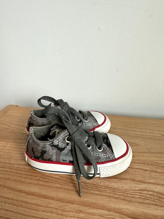 Converse Grey Sneakers / Size 4 Toddler