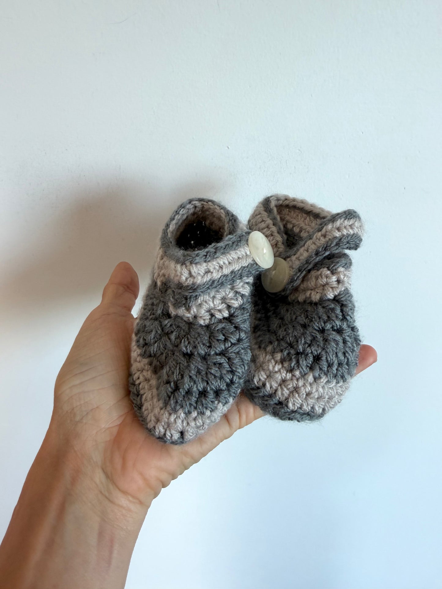 Grey Striped Slippers with Button / 0-6m