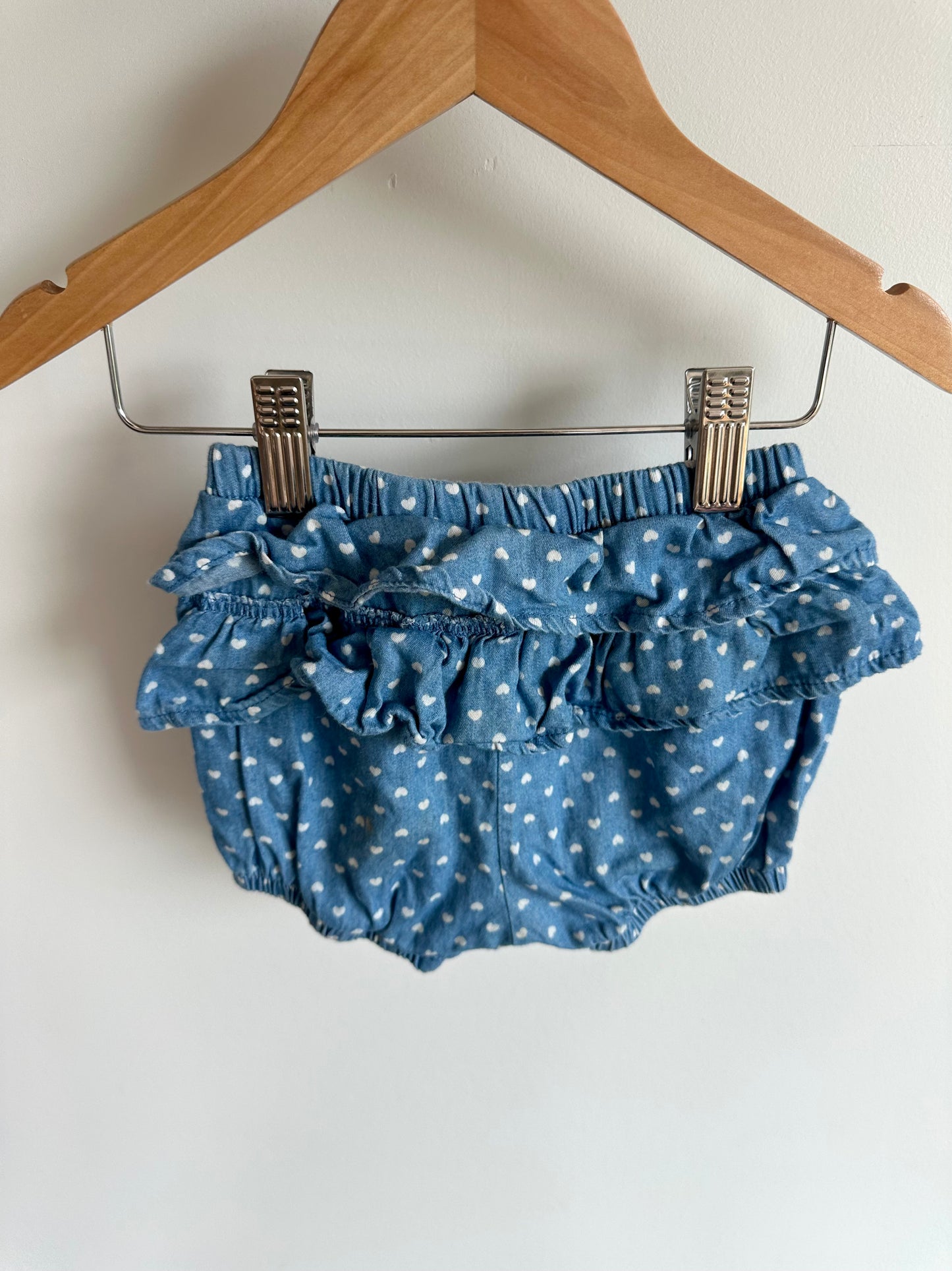 Chambray Heart Ruffle Shorts / 6-12m